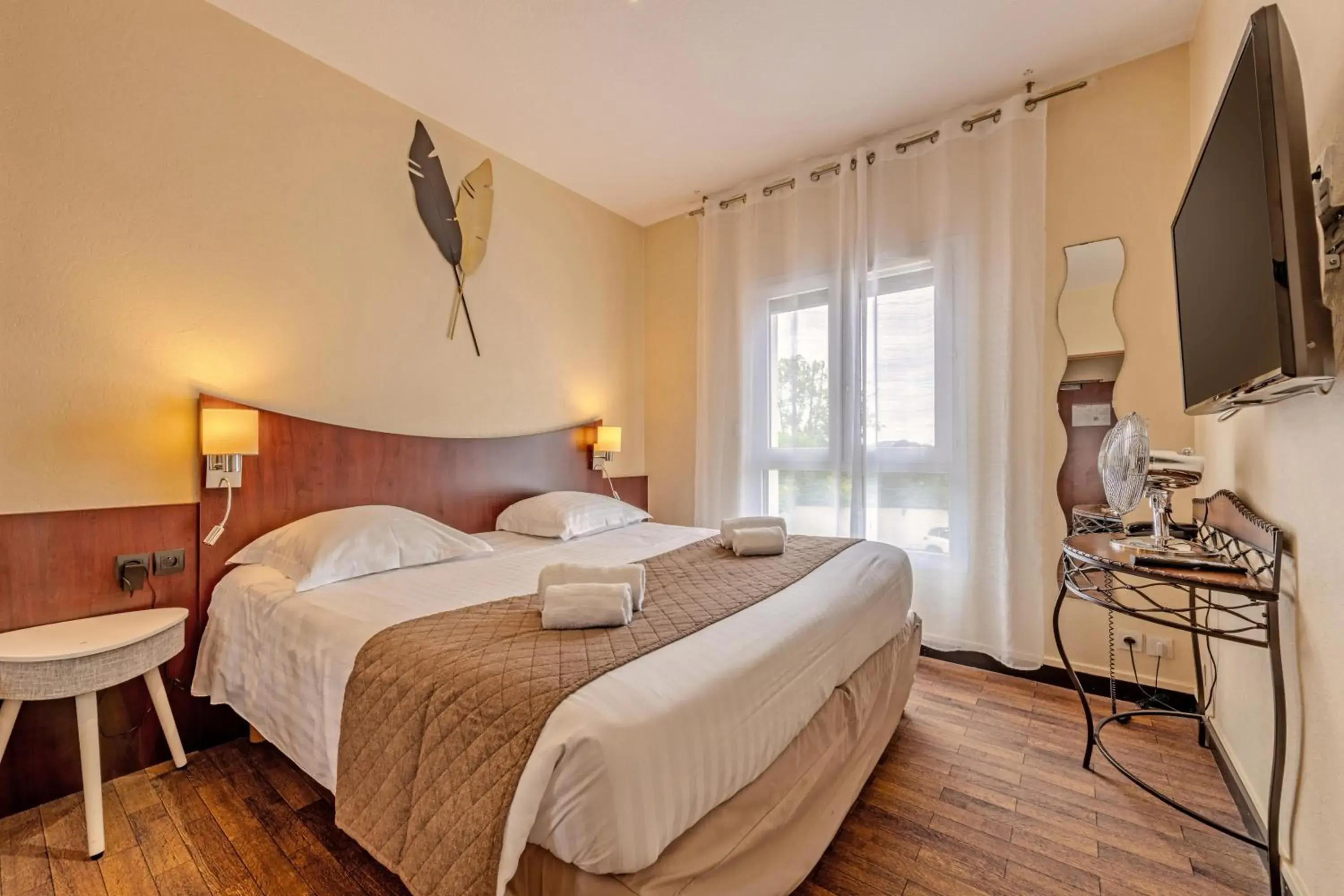 Suite with Kitchen in Logis Hotel Center Suite with Kitchen in Logis Hotel Center