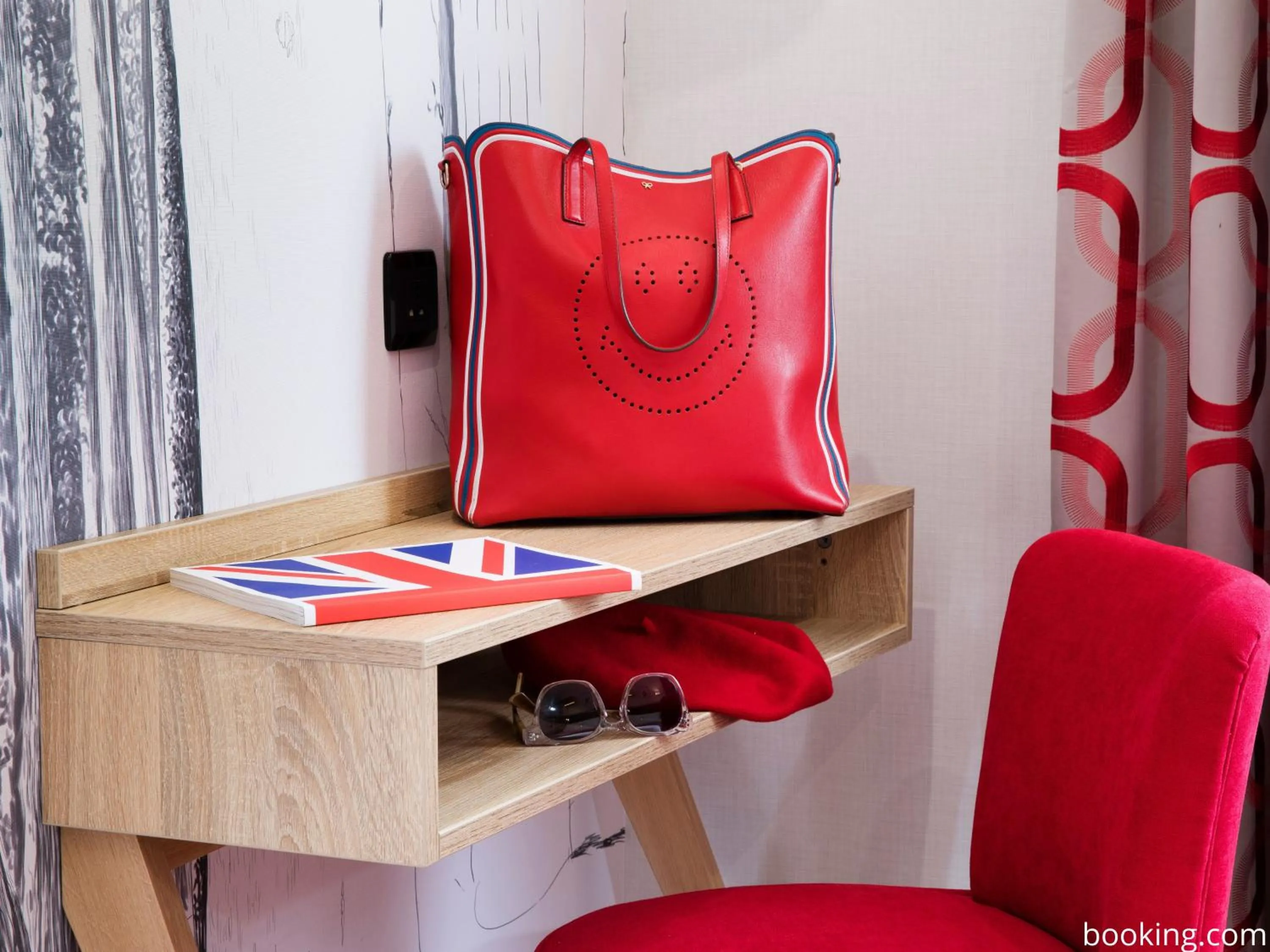 Bedroom in Hotel Daumesnil-Vincennes