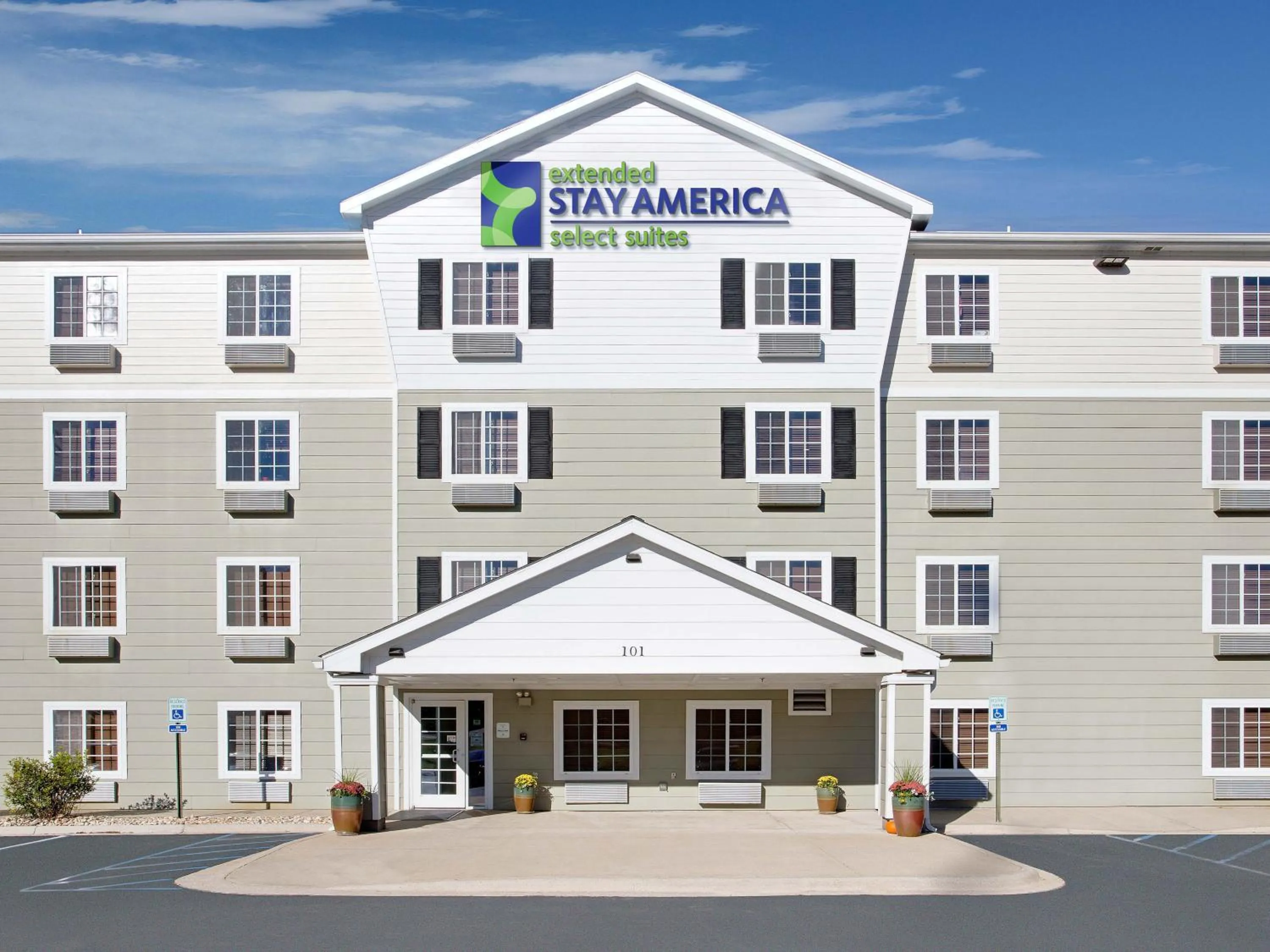 Property building in Extended Stay America Select Suites - Colorado Springs