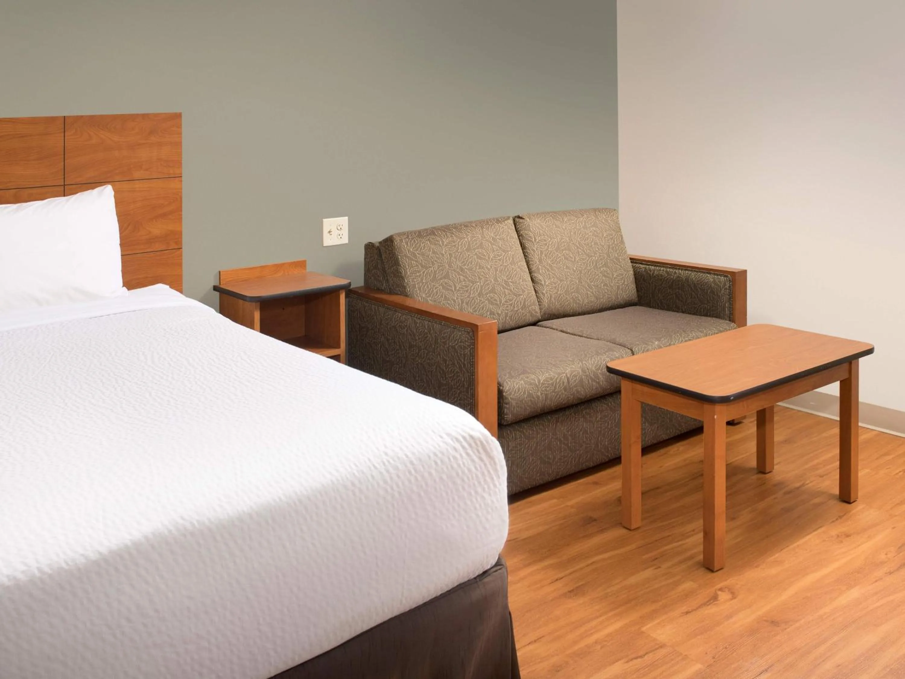 Bed in Extended Stay America Select Suites - Colorado Springs