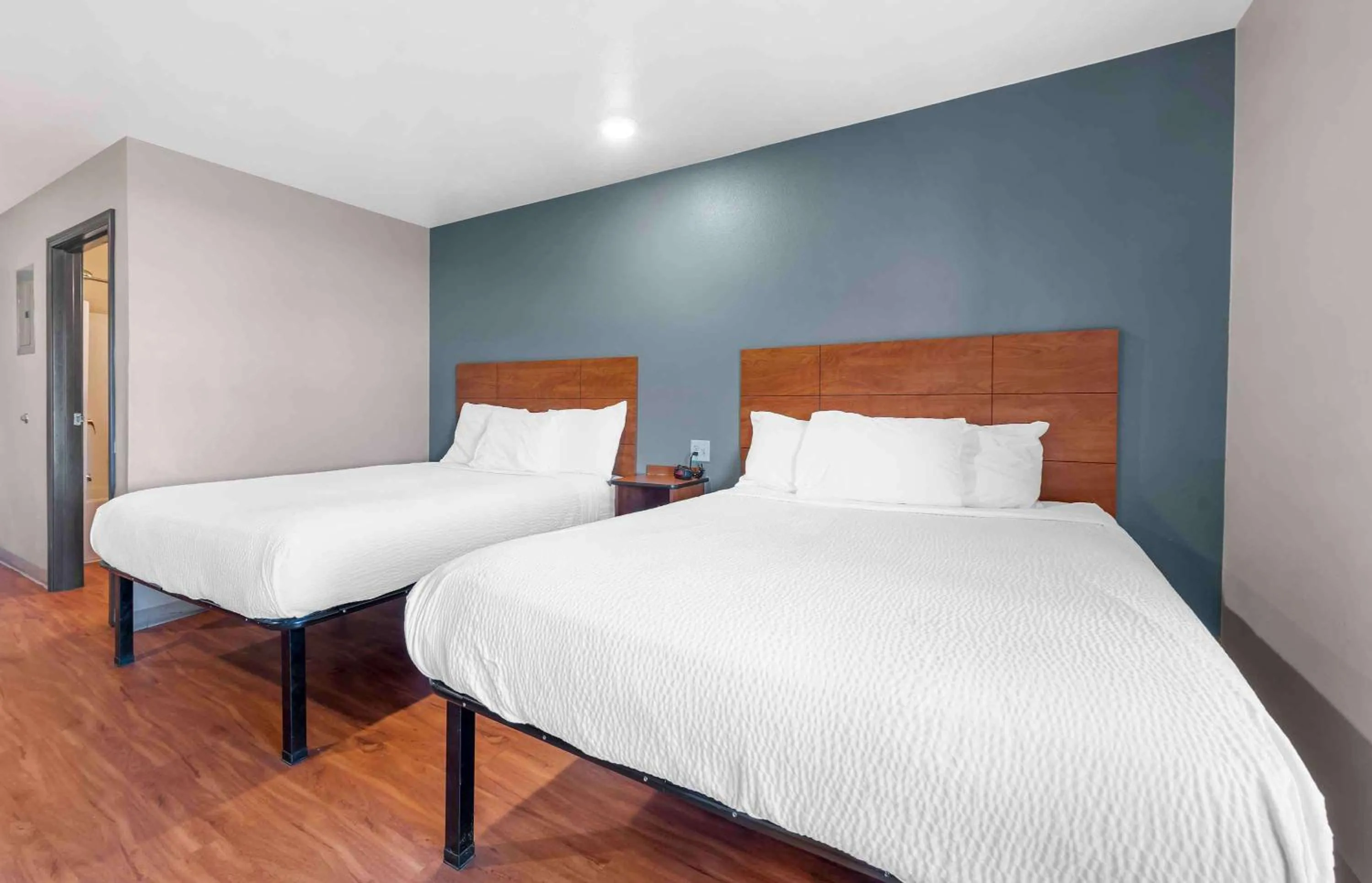 Bedroom, Bed in Extended Stay America Select Suites - Colorado Springs