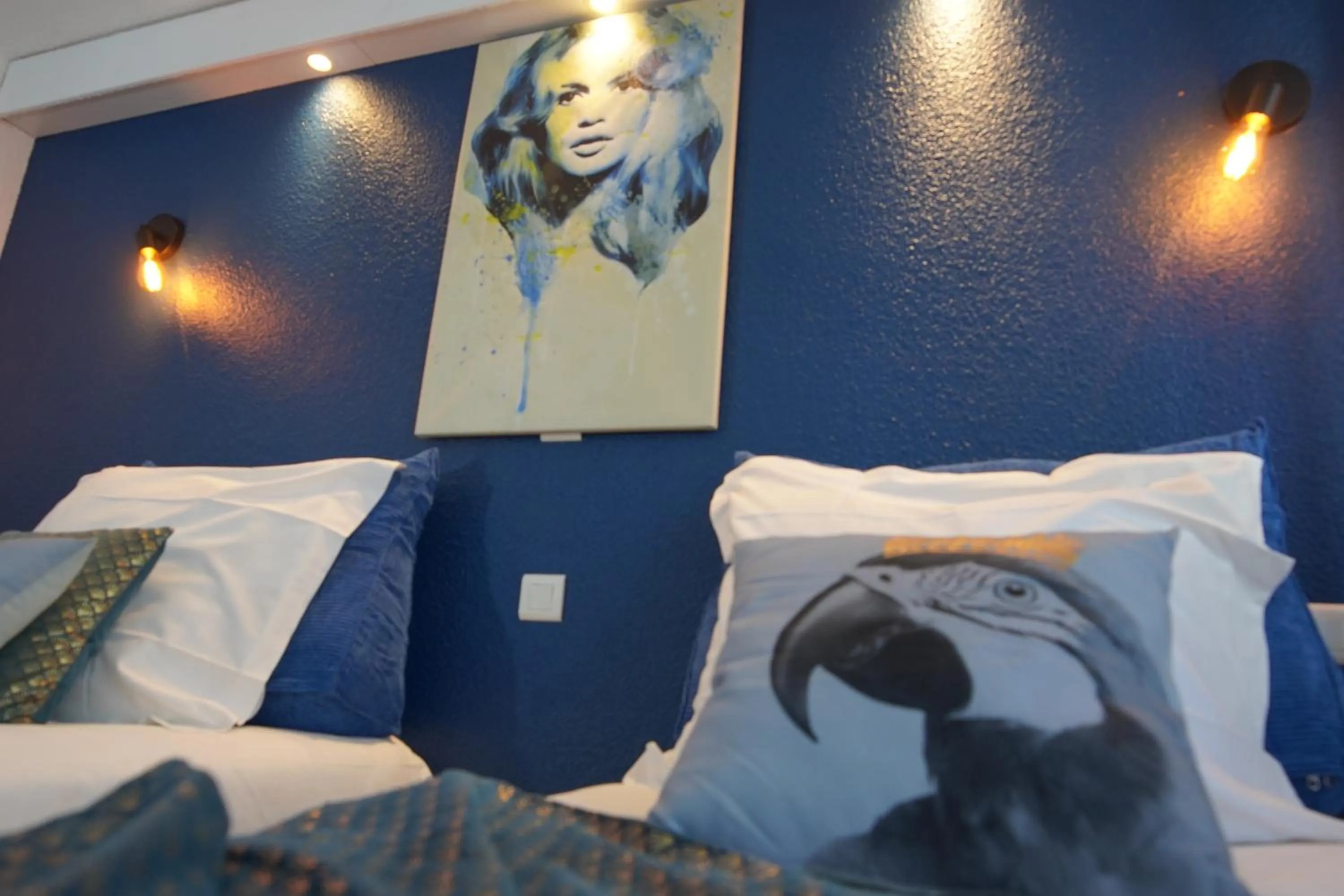 Bed in ATH hôtel Athénée