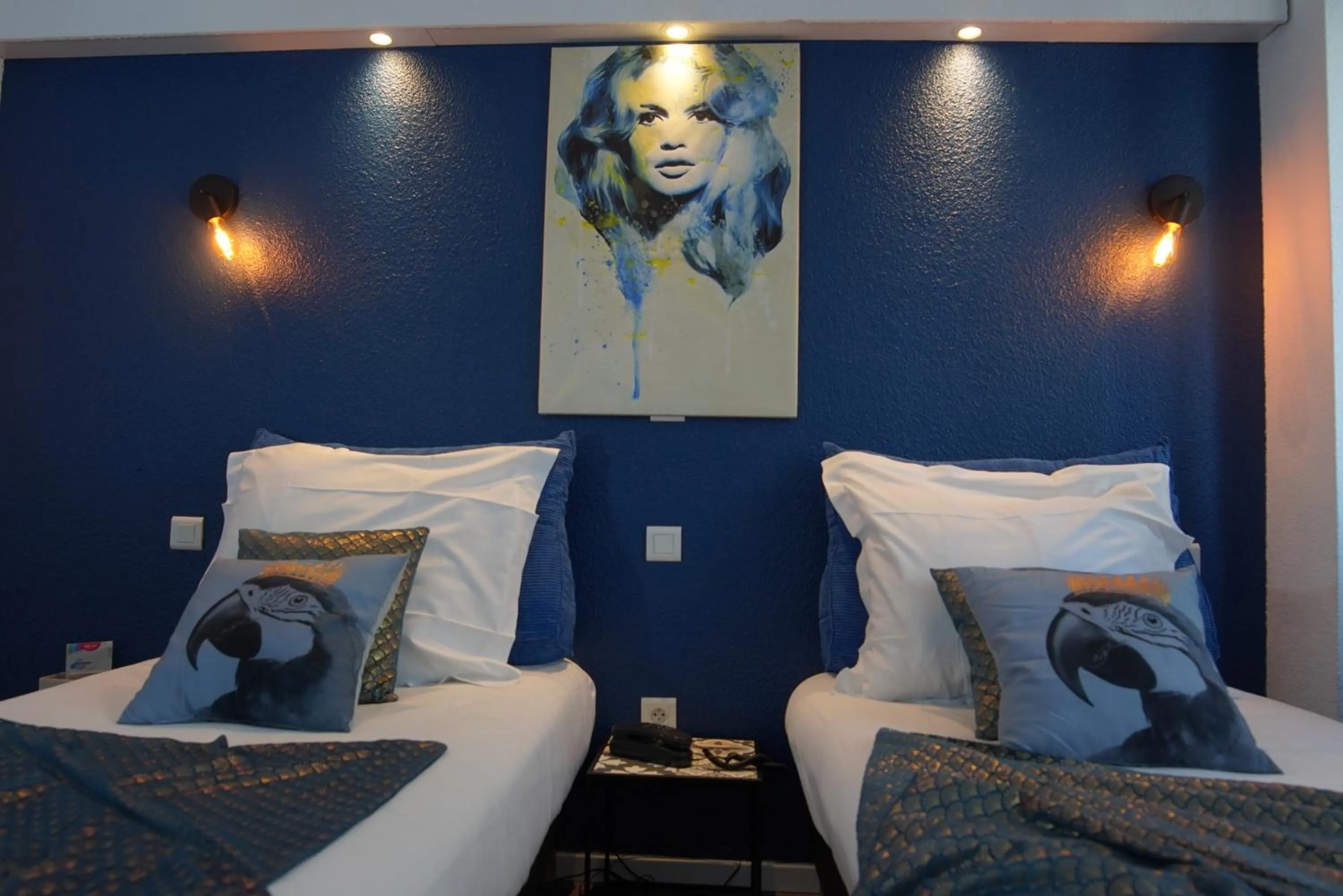 Bed in ATH hôtel Athénée