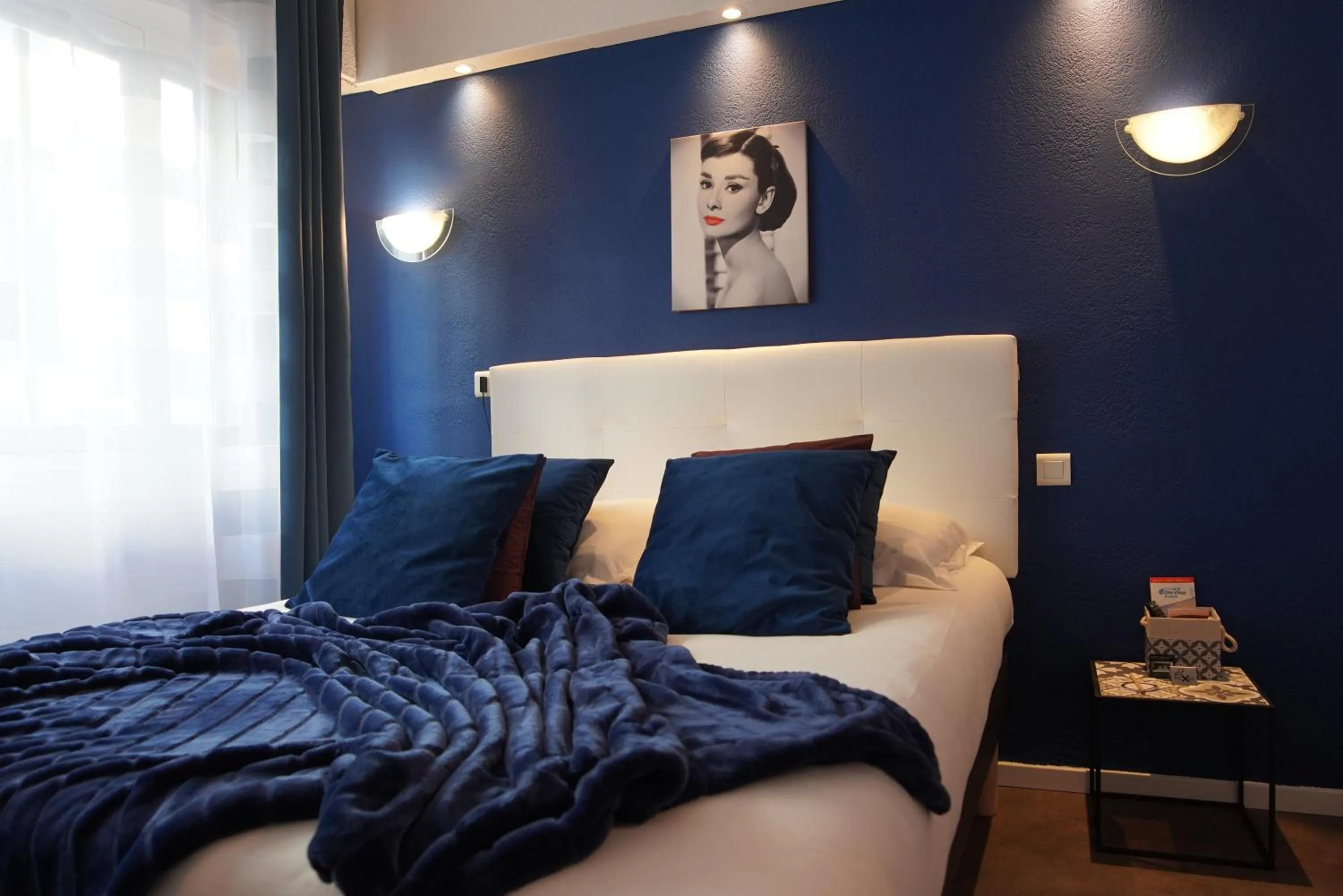 Photo of the whole room, Bed in ATH hôtel Athénée