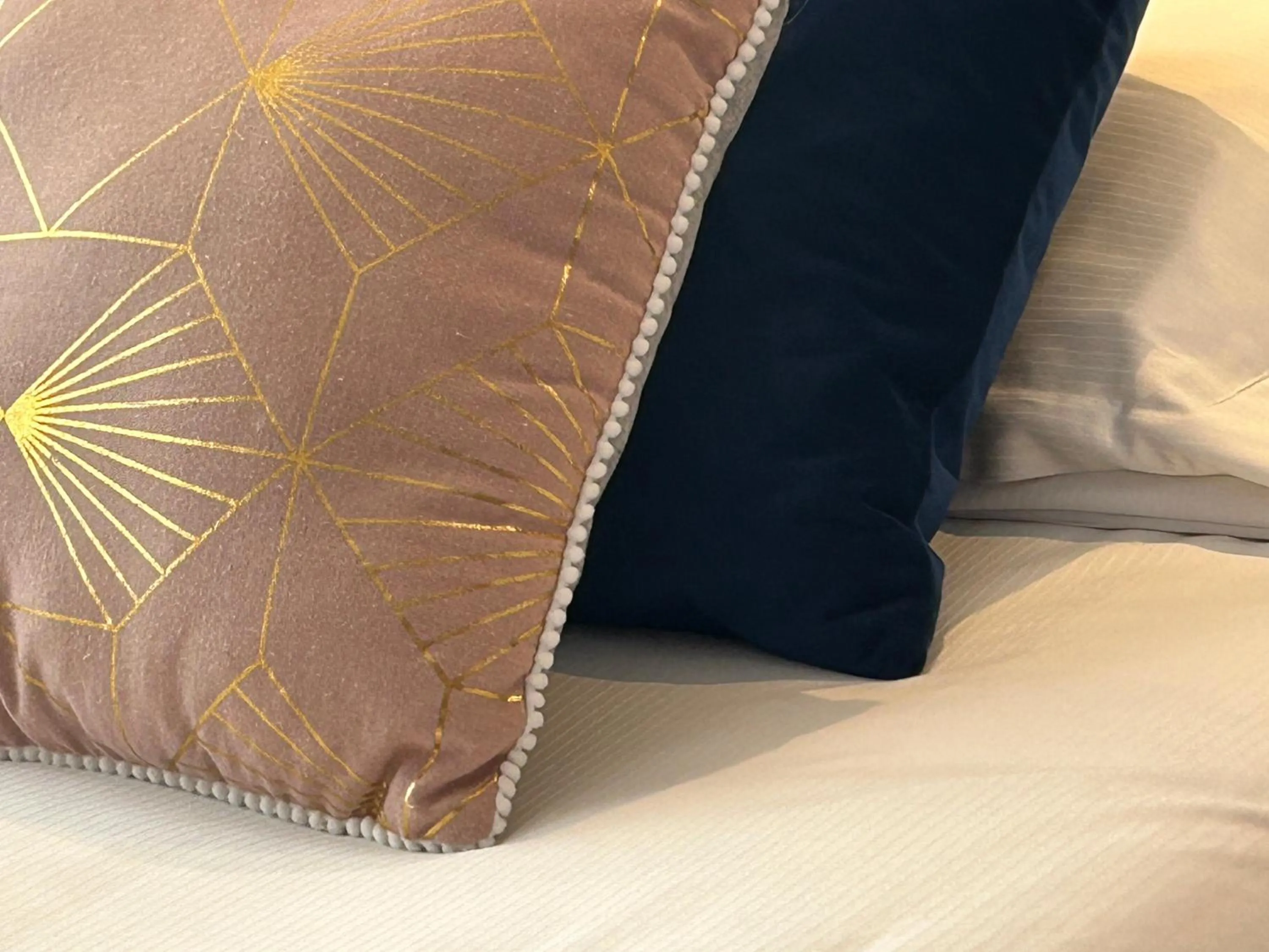 Bed in ATH hôtel Athénée