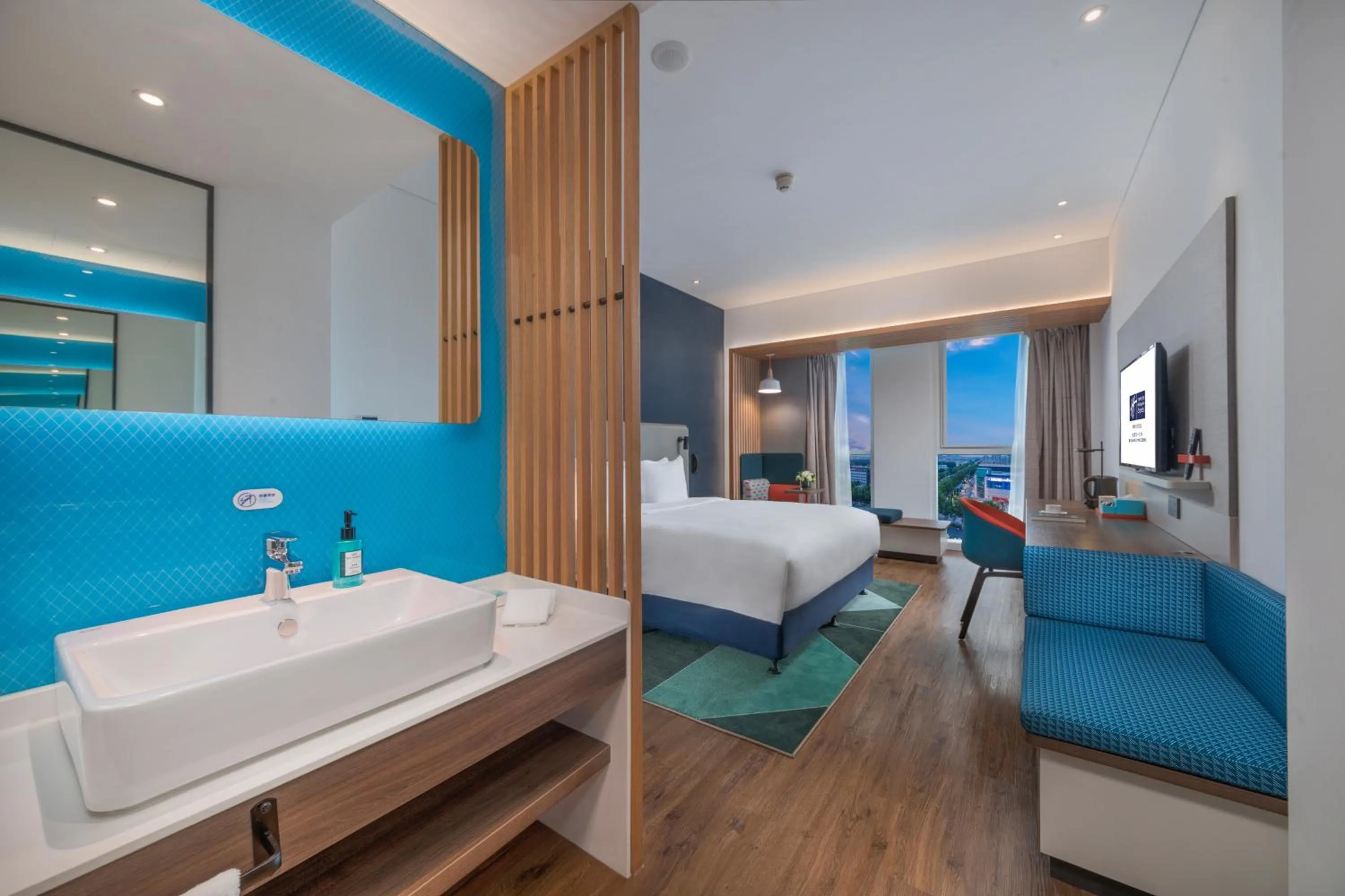 Bed in Holiday Inn Express Qingdao Chengyang Central by IHG