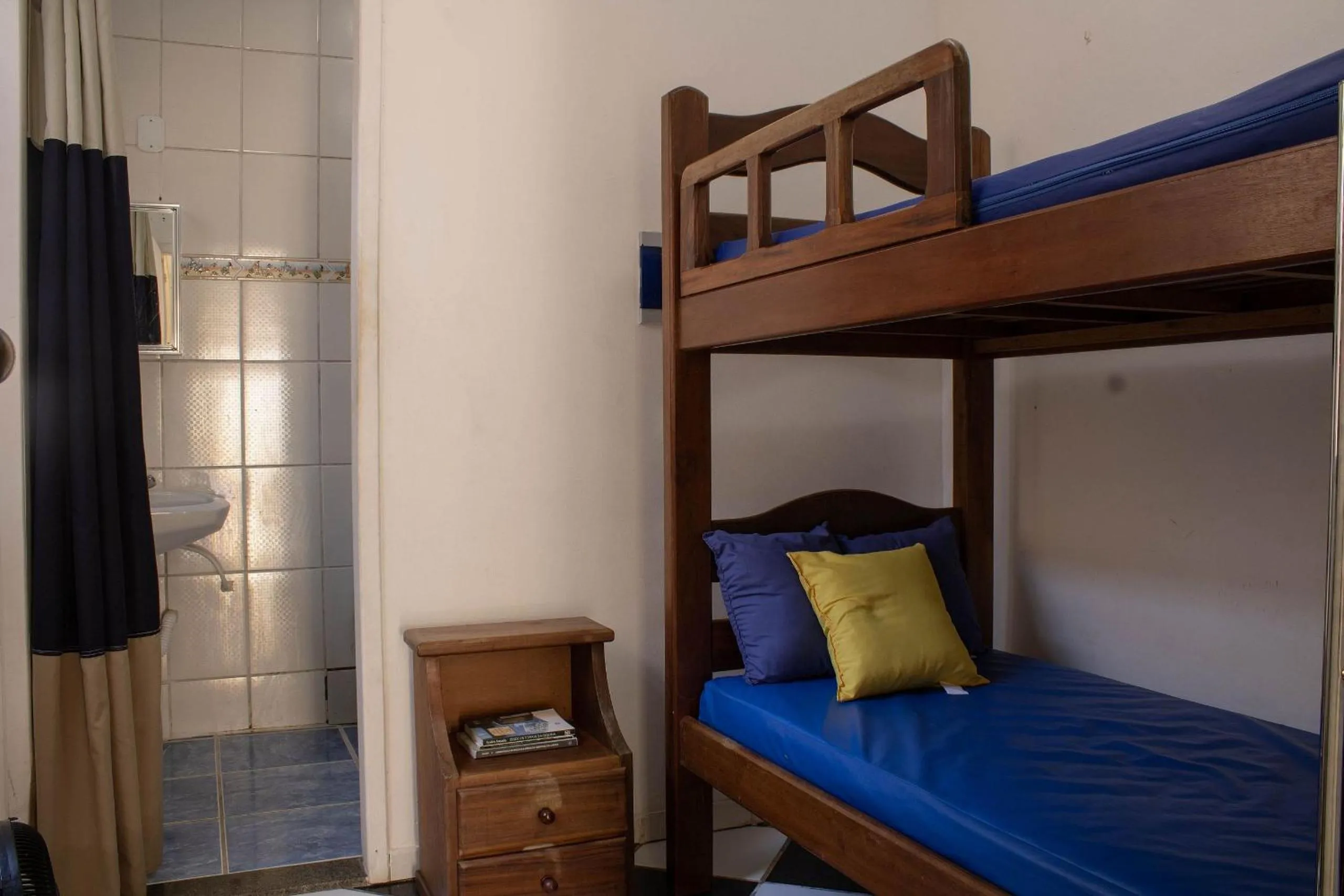 Bedroom, Bed in FAMILY- Conheça Cabo Frio e ARRAIAL e traga seu pet - Confira