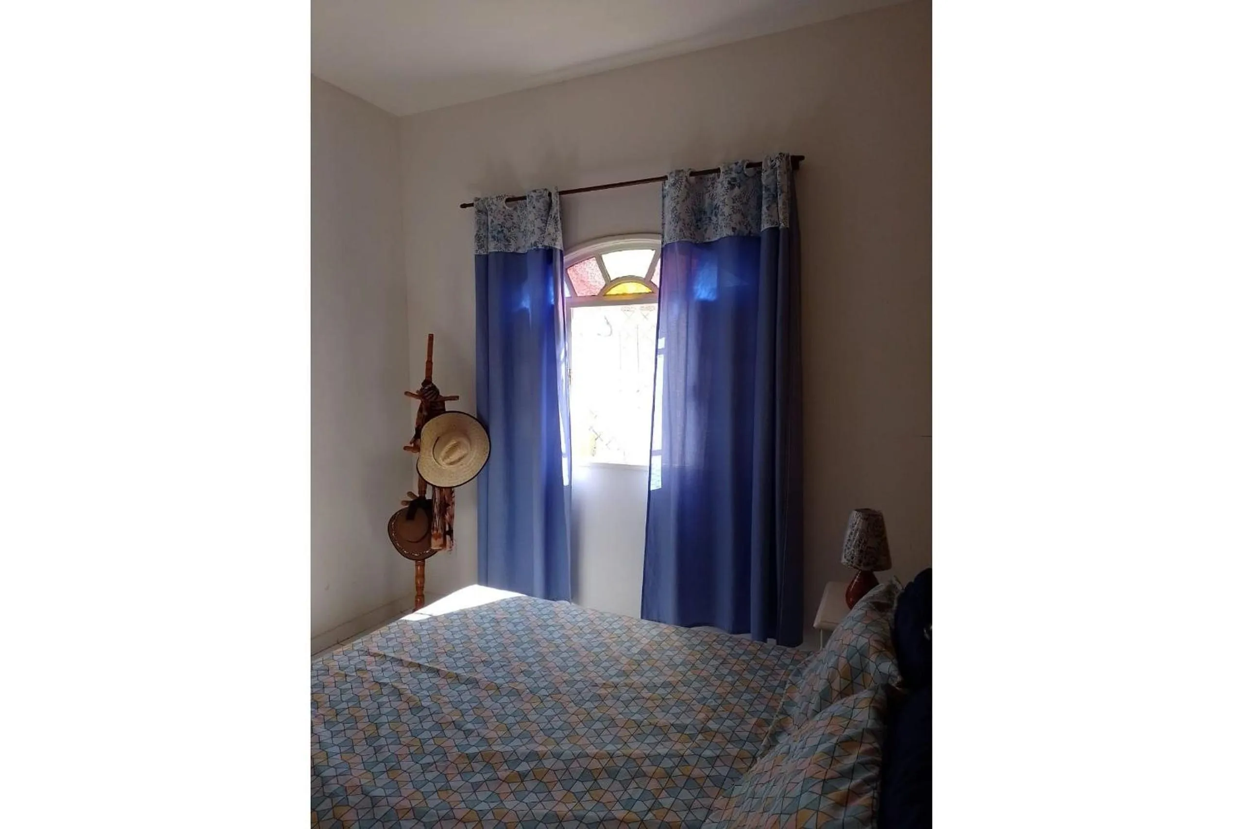 Bedroom, Bed in FAMILY- Conheça Cabo Frio e ARRAIAL e traga seu pet - Confira