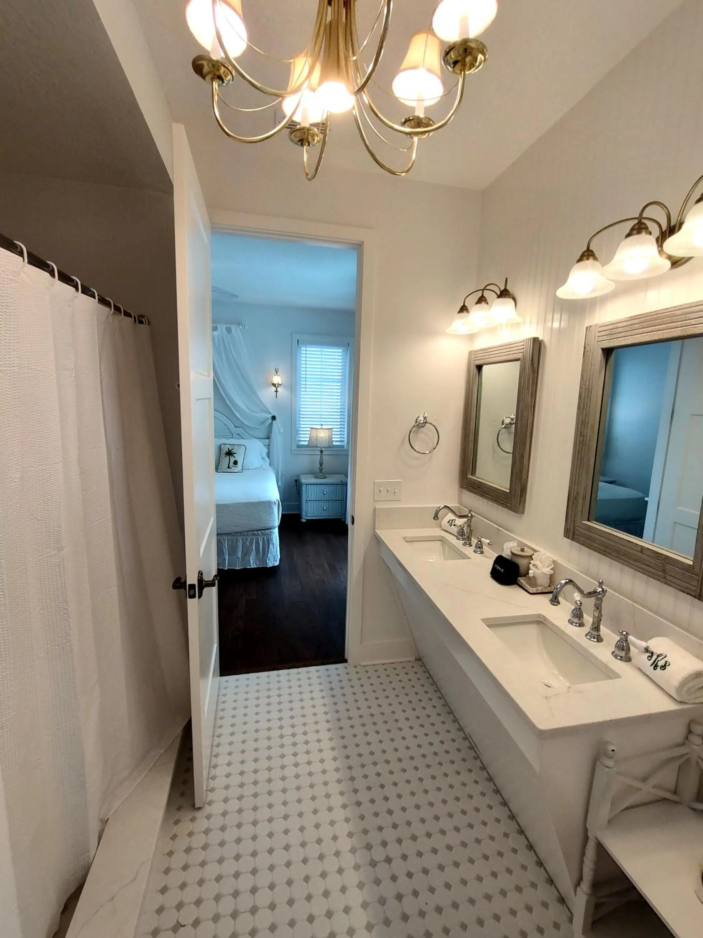 Bathroom in Bungalow Beach Resort