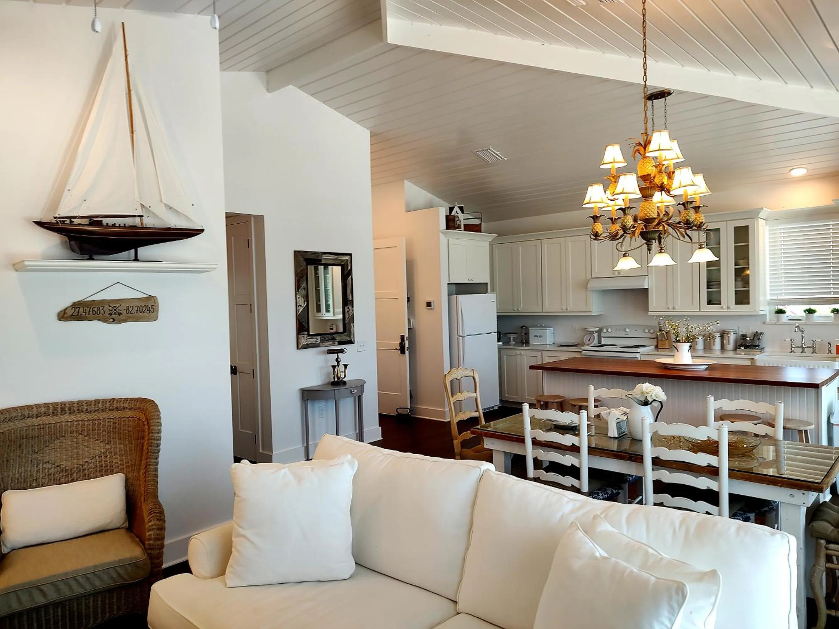 Kitchen or kitchenette in Bungalow Beach Resort