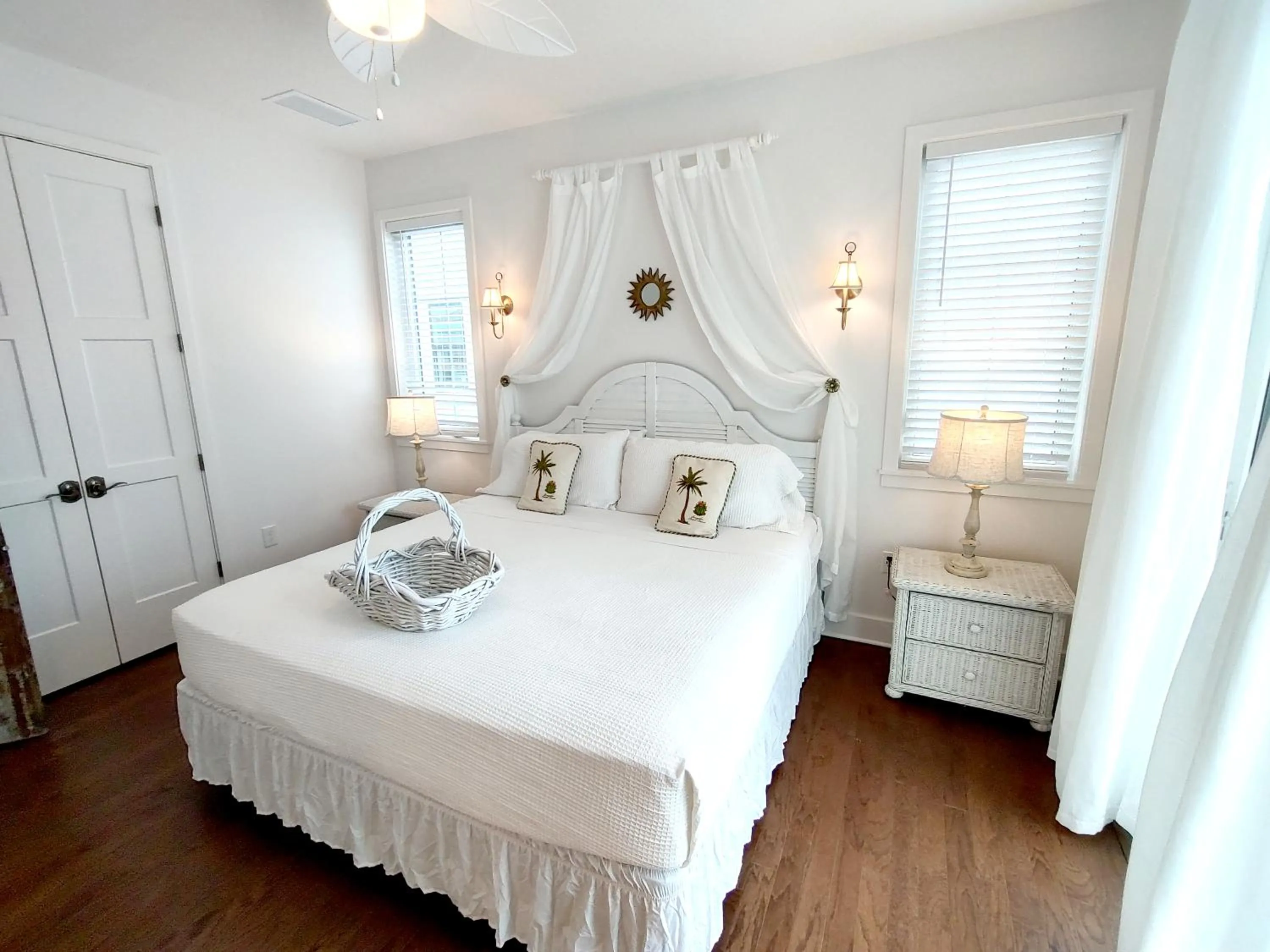 Bedroom, Bed in Bungalow Beach Resort