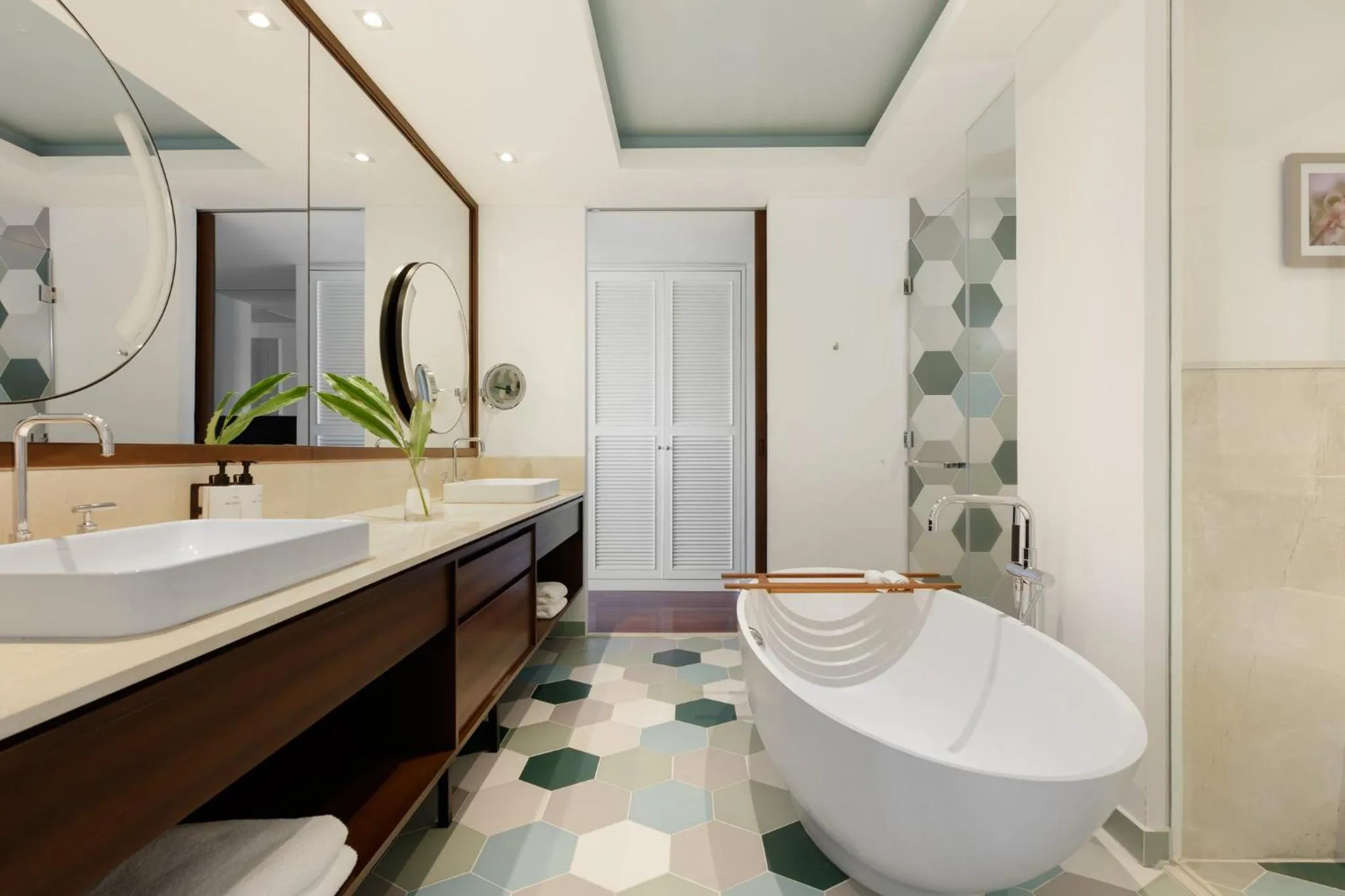 Photo of the whole room in InterContinental Dominica Cabrits Resort & Spa by IHG