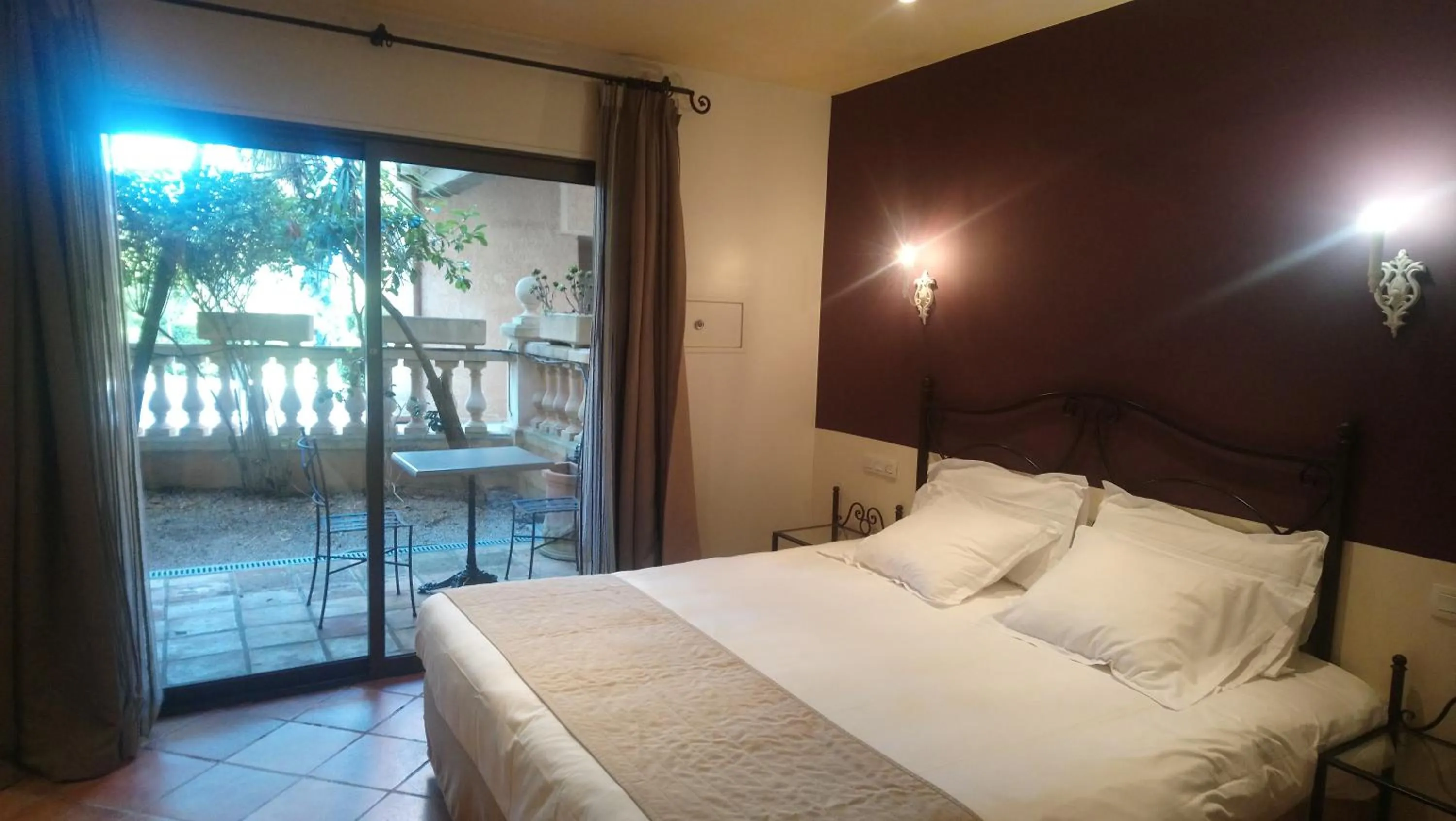 Balcony/Terrace, Bed in Castel 'Provence