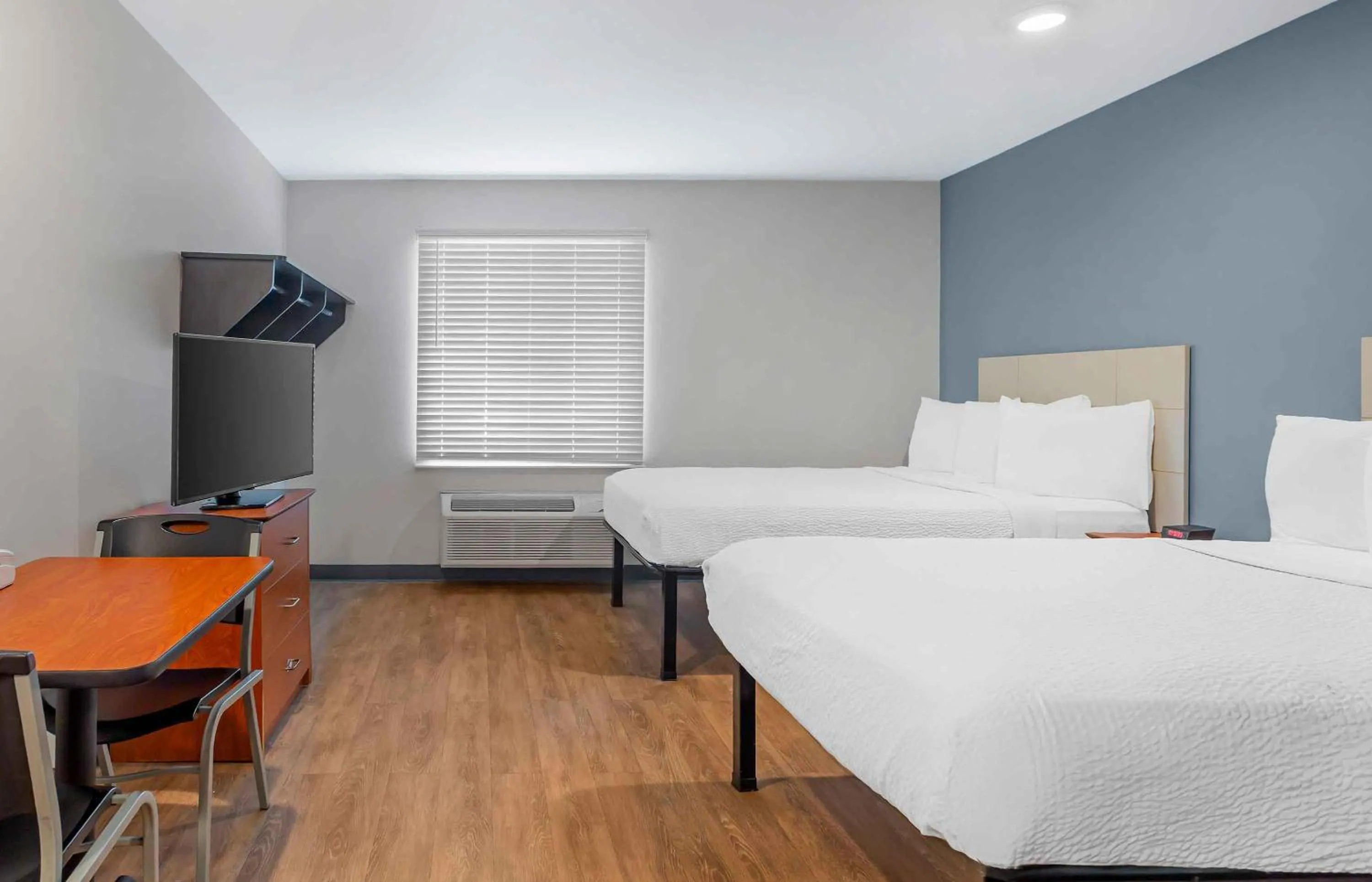 Bedroom, Bed in Extended Stay America Select Suites - Fort Myers - Northeast