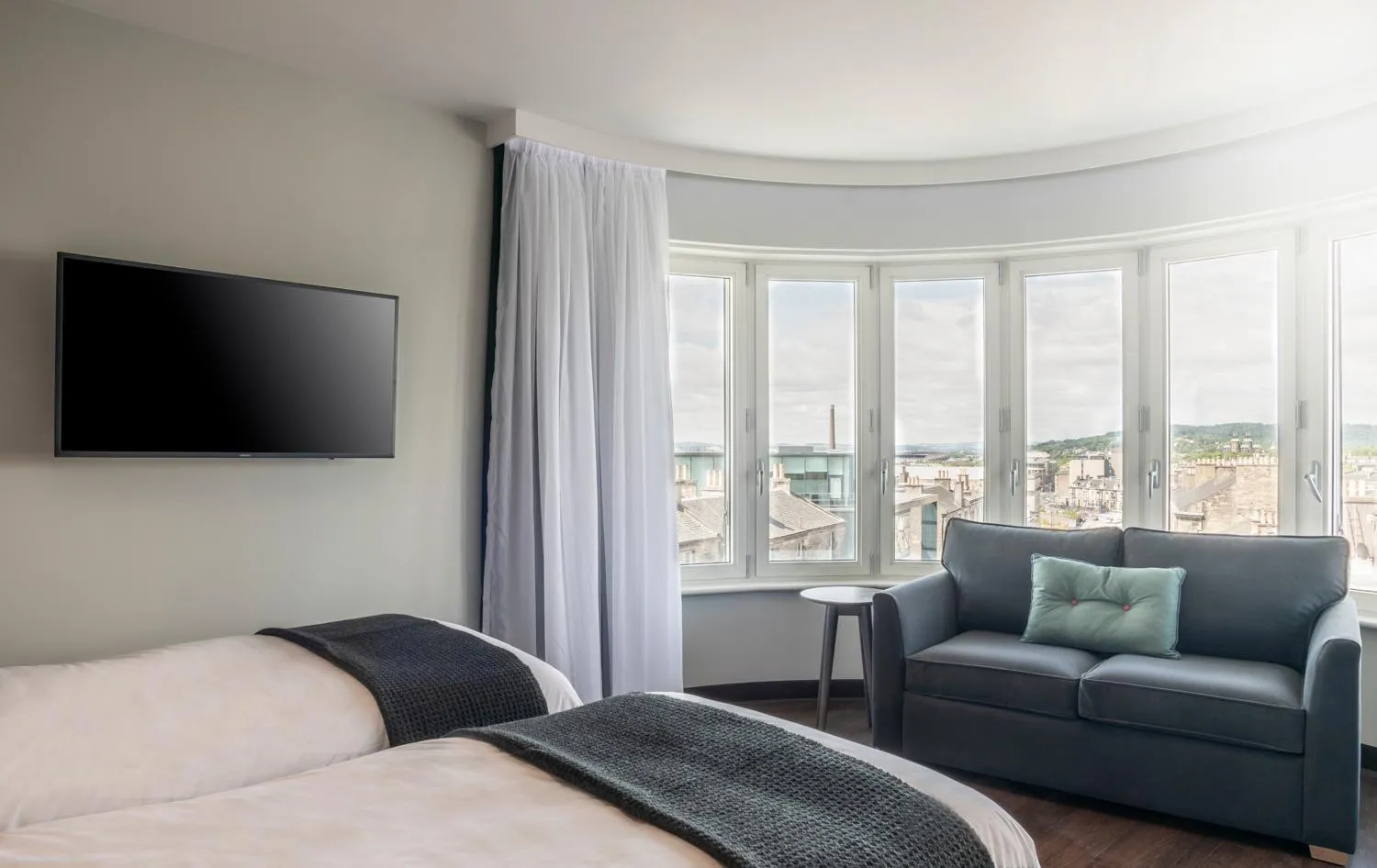 View (from property/room), Bed in Point A Hotel Edinburgh Haymarket