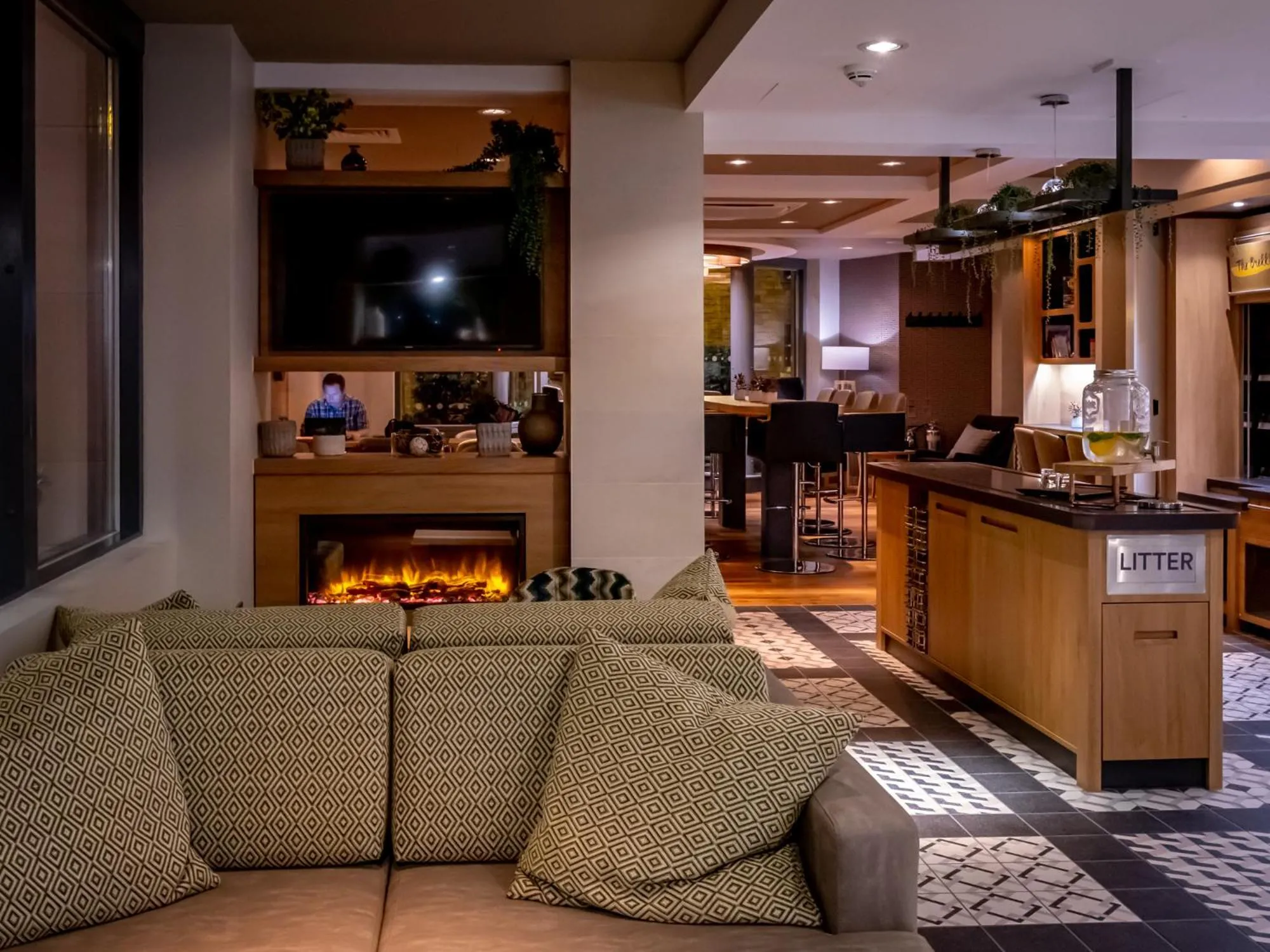 Lounge or bar in Point A Hotel Edinburgh Haymarket