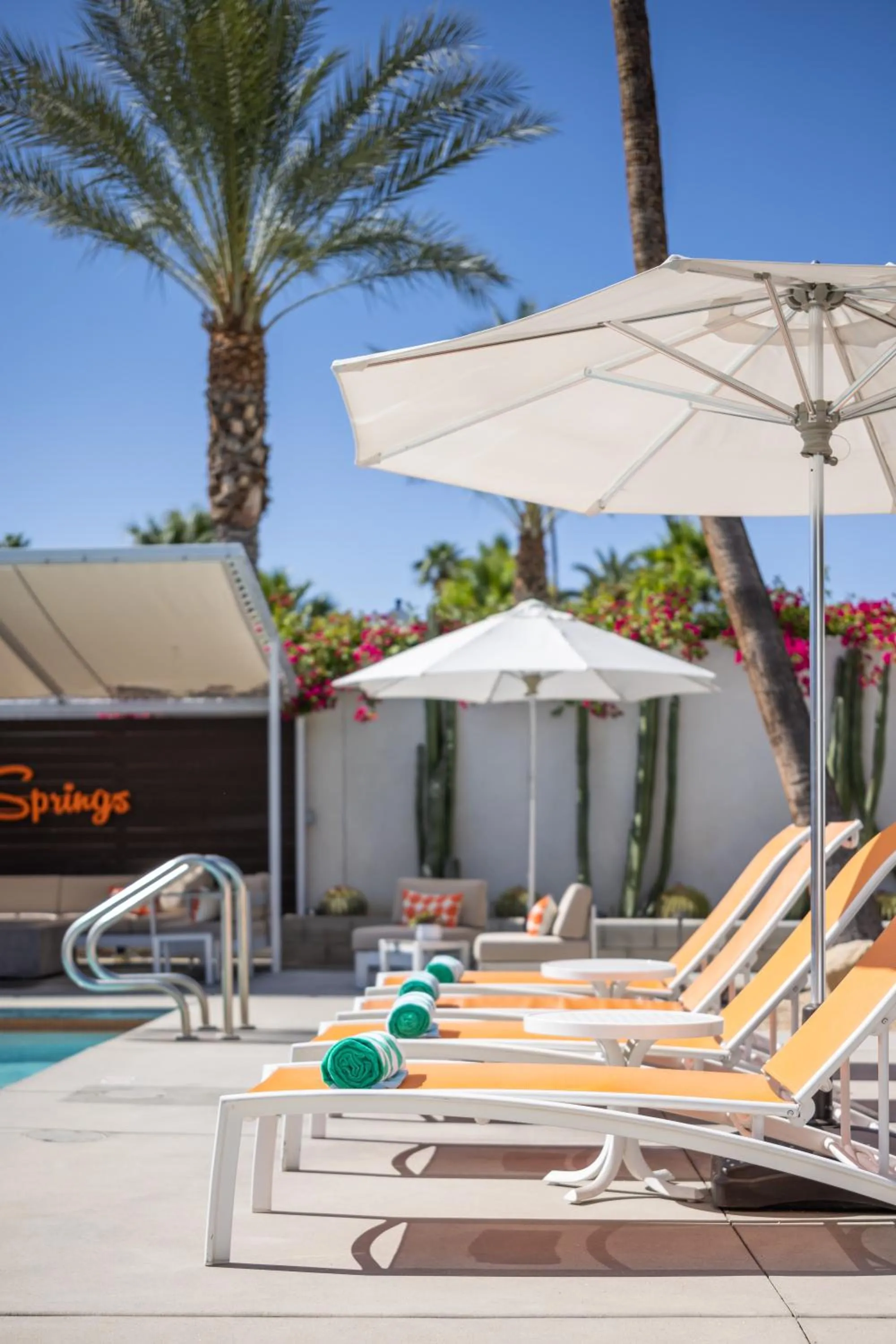 Seating area in Del Marcos Hotel