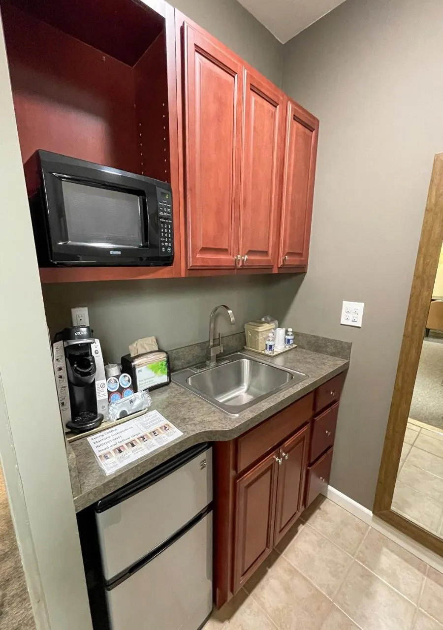 Kitchen or kitchenette in Hotel Dushore