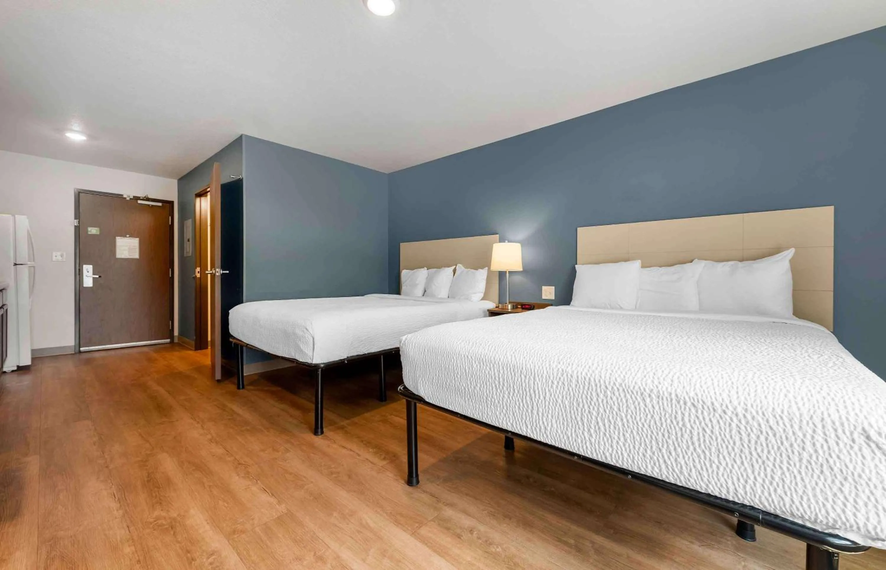 Bedroom, Bed in Extended Stay America Suites - St Paul - Woodbury