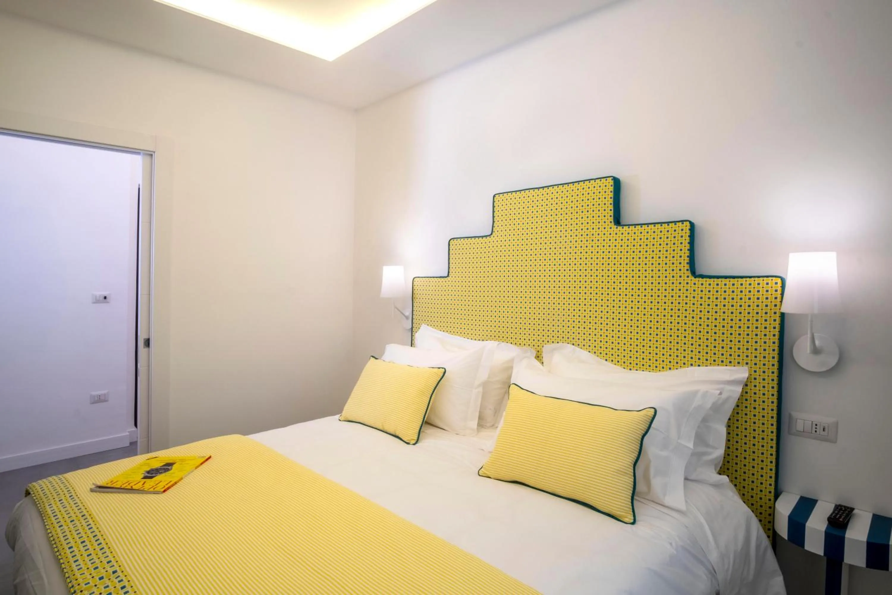Bed in YourHome - Unica Luxury Apartment