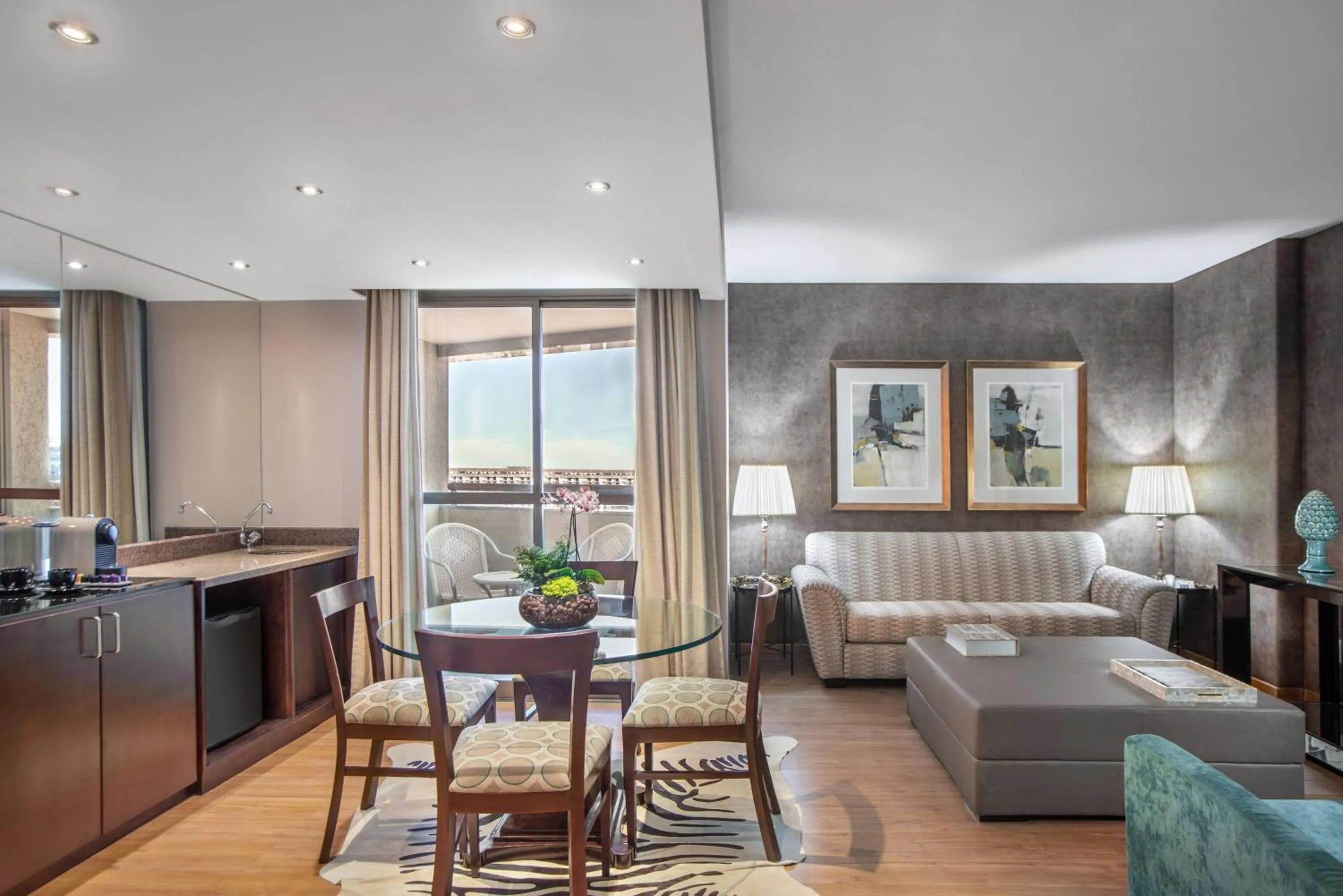 Property building in Hotel Brasil 21 Suites Affiliated by Meliá