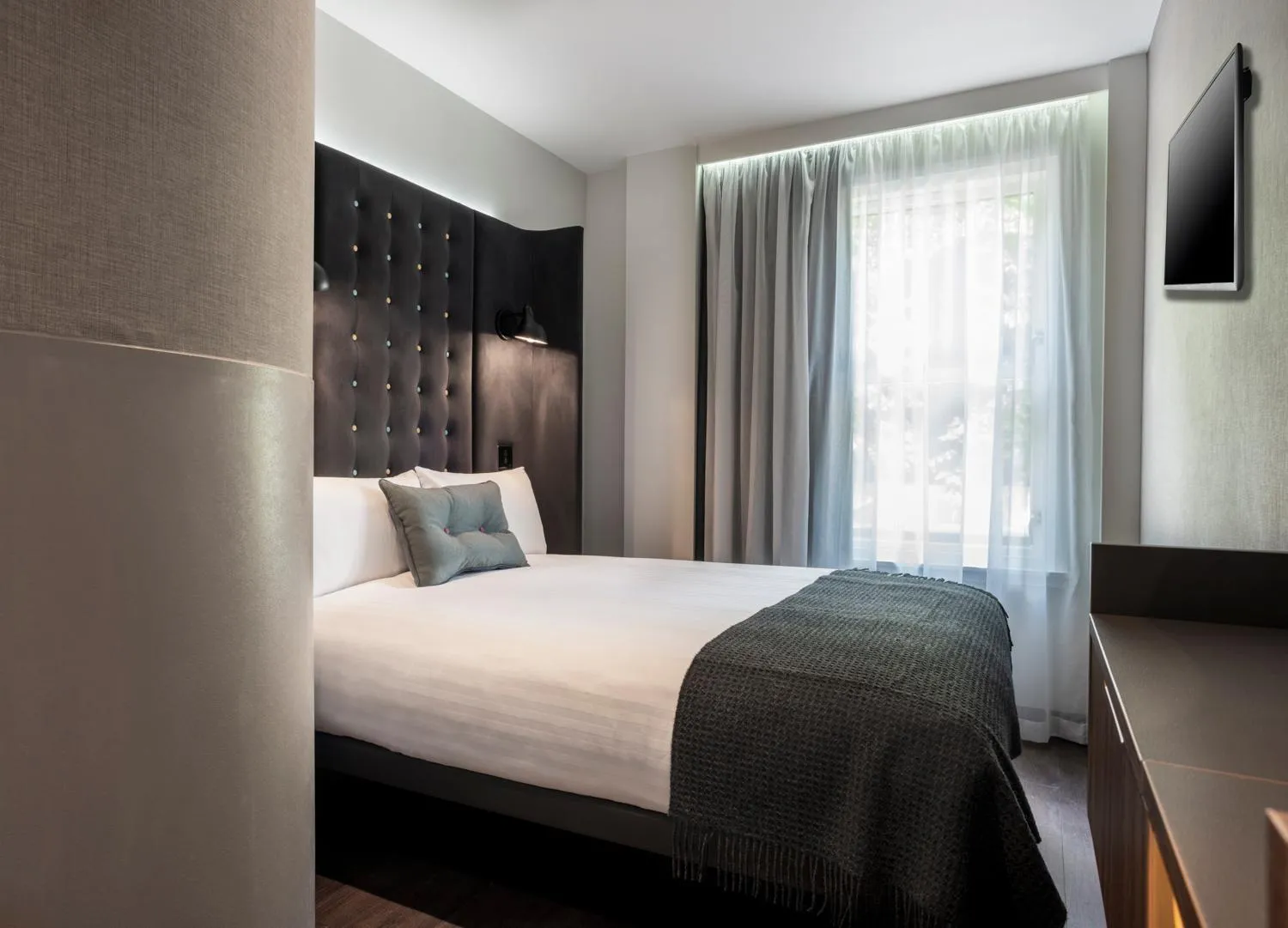 Bedroom, Bed in Point A Kensington Olympia