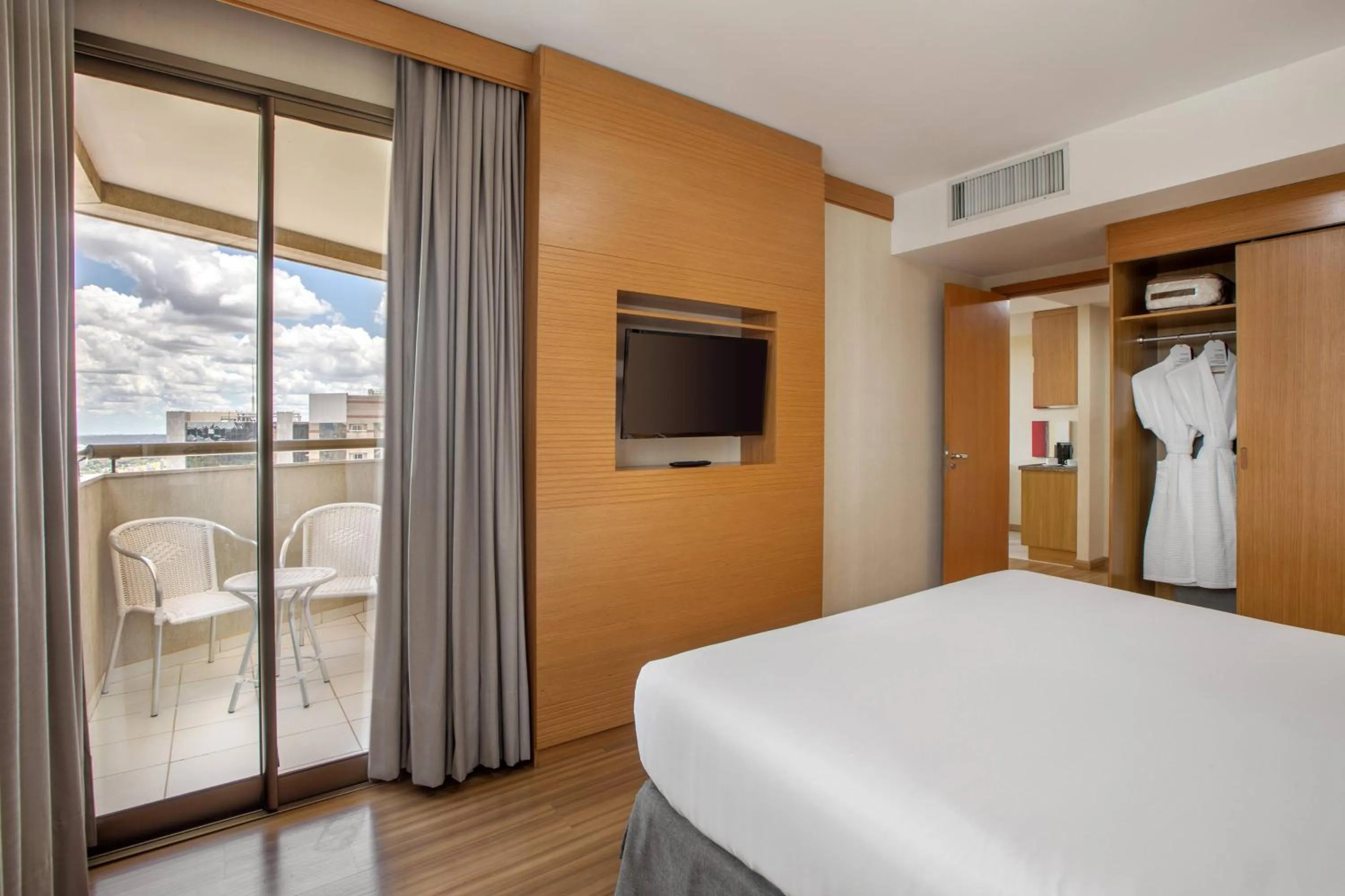 Property building, Bed in Hotel Brasil 21 Convention Affiliated by Meliá