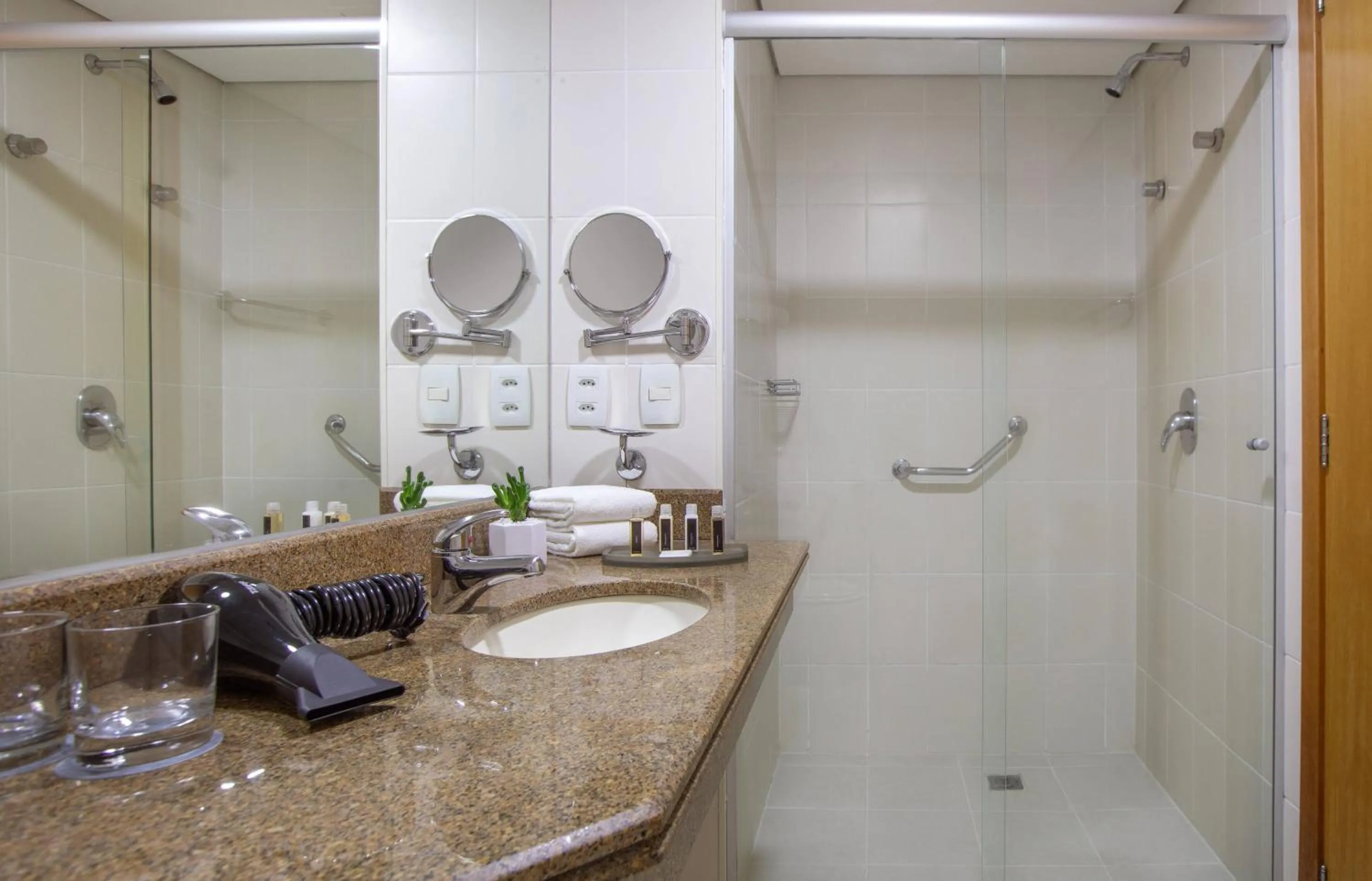 Bathroom in Hotel Brasil 21 Convention Affiliated by Meliá