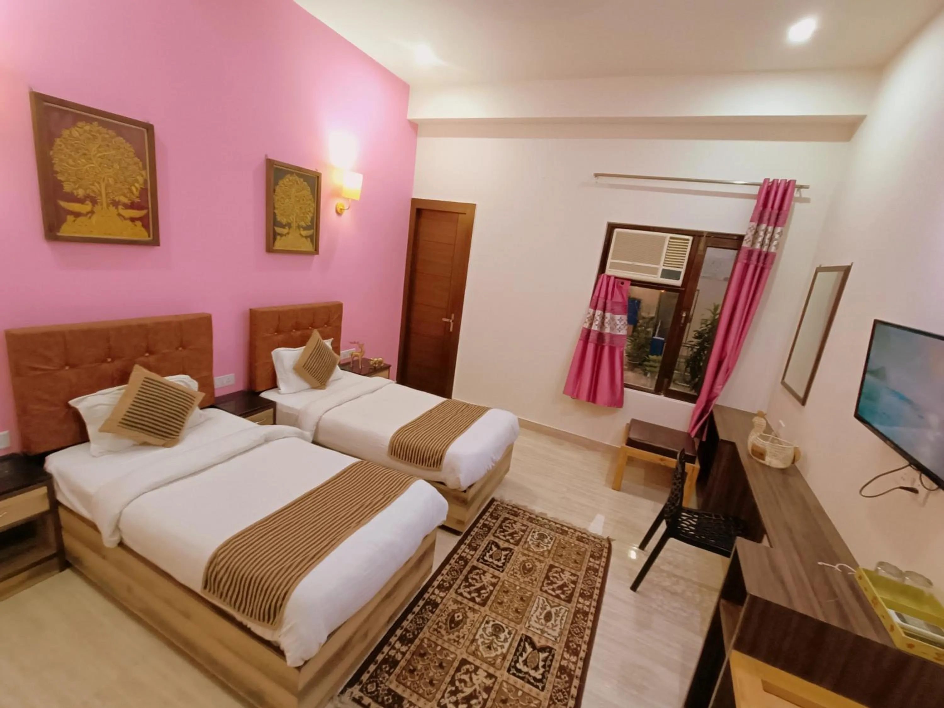 The Hideout Agra Garden Homestay - 11 minutes to Taj
