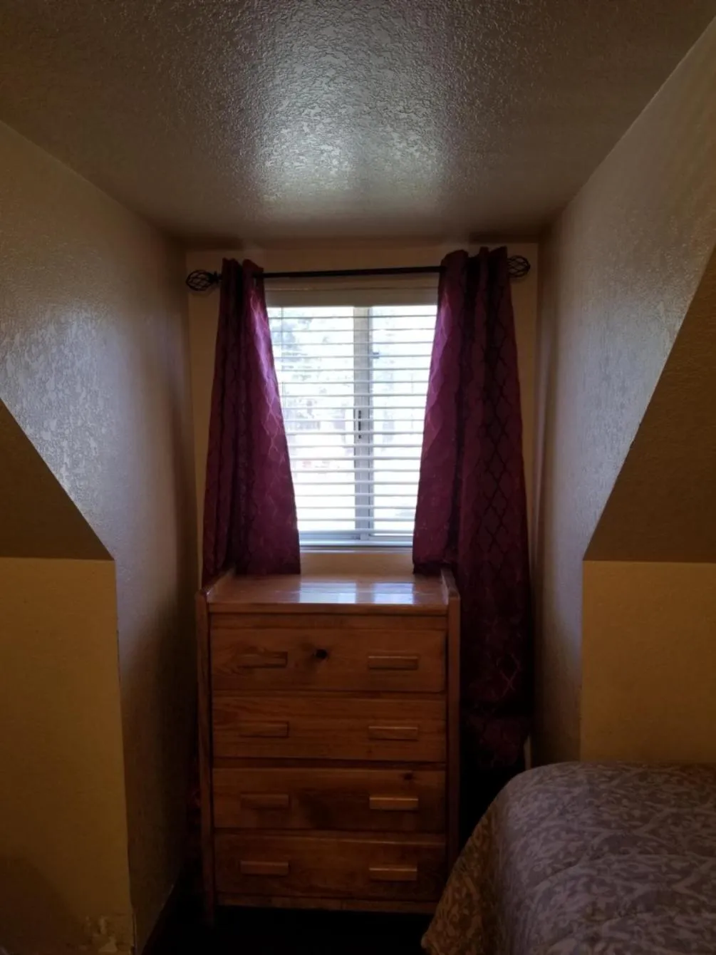 Bedroom, Bed in Timberline Lodge