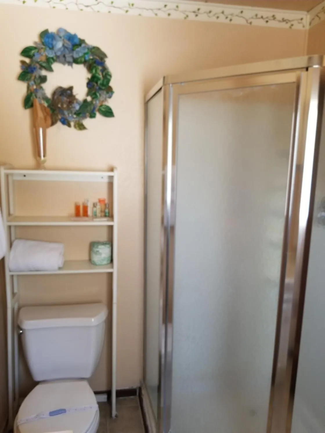 Shower in Timberline Lodge