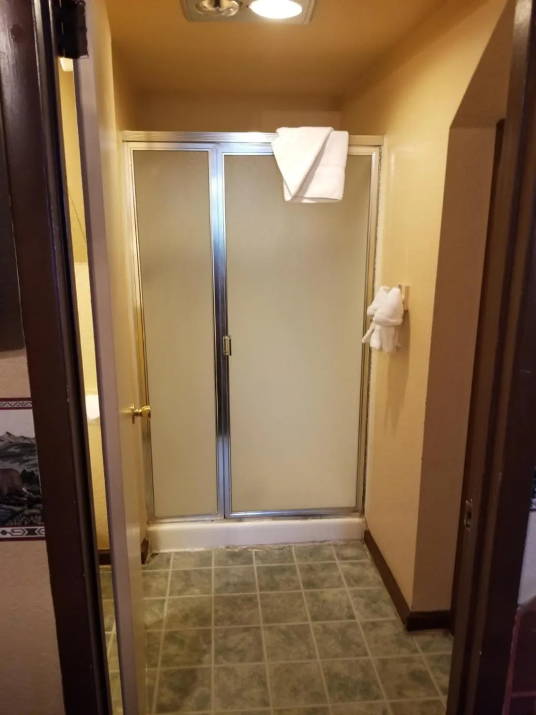 Shower in Timberline Lodge