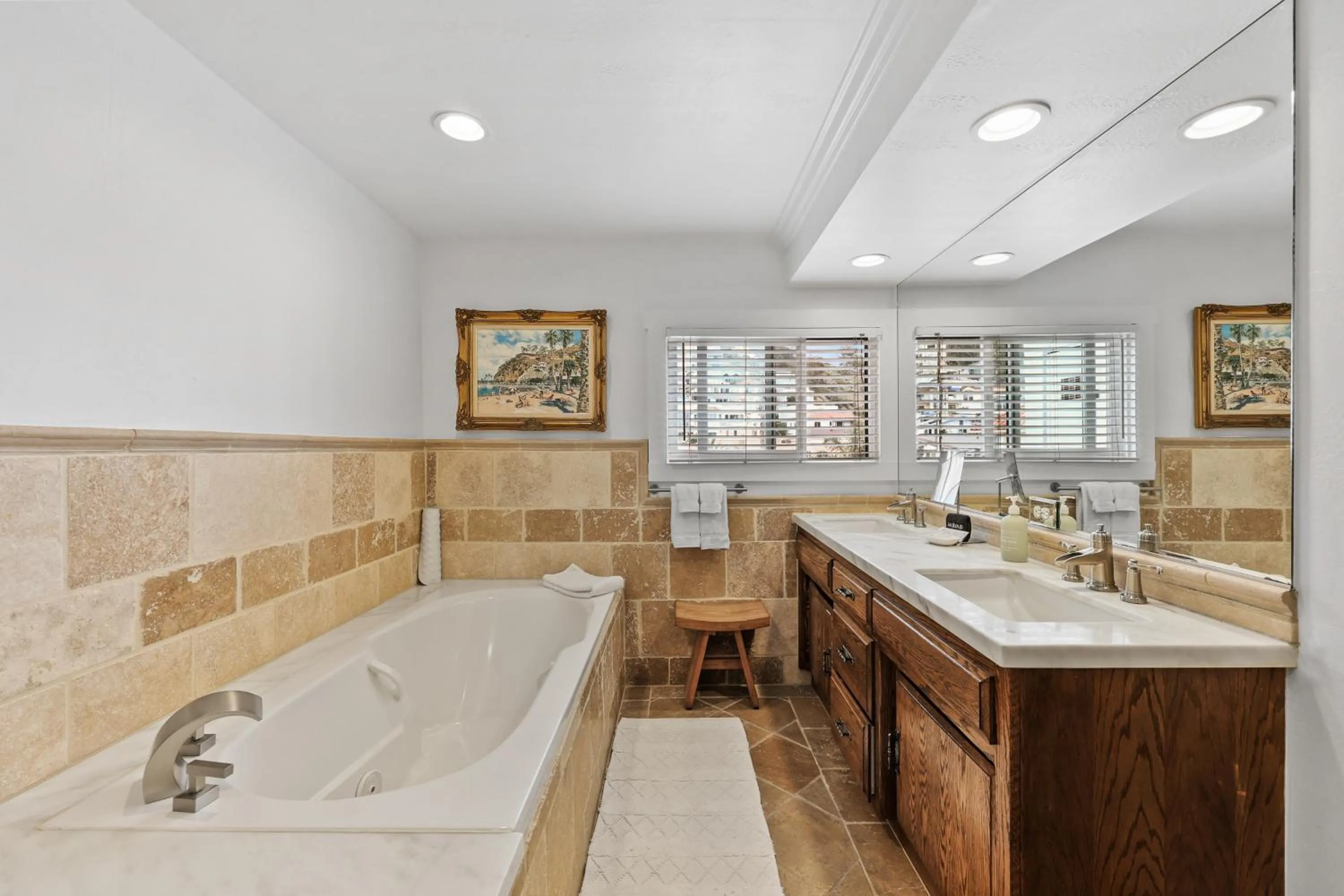 Bathroom in Catalina Courtyard Suites