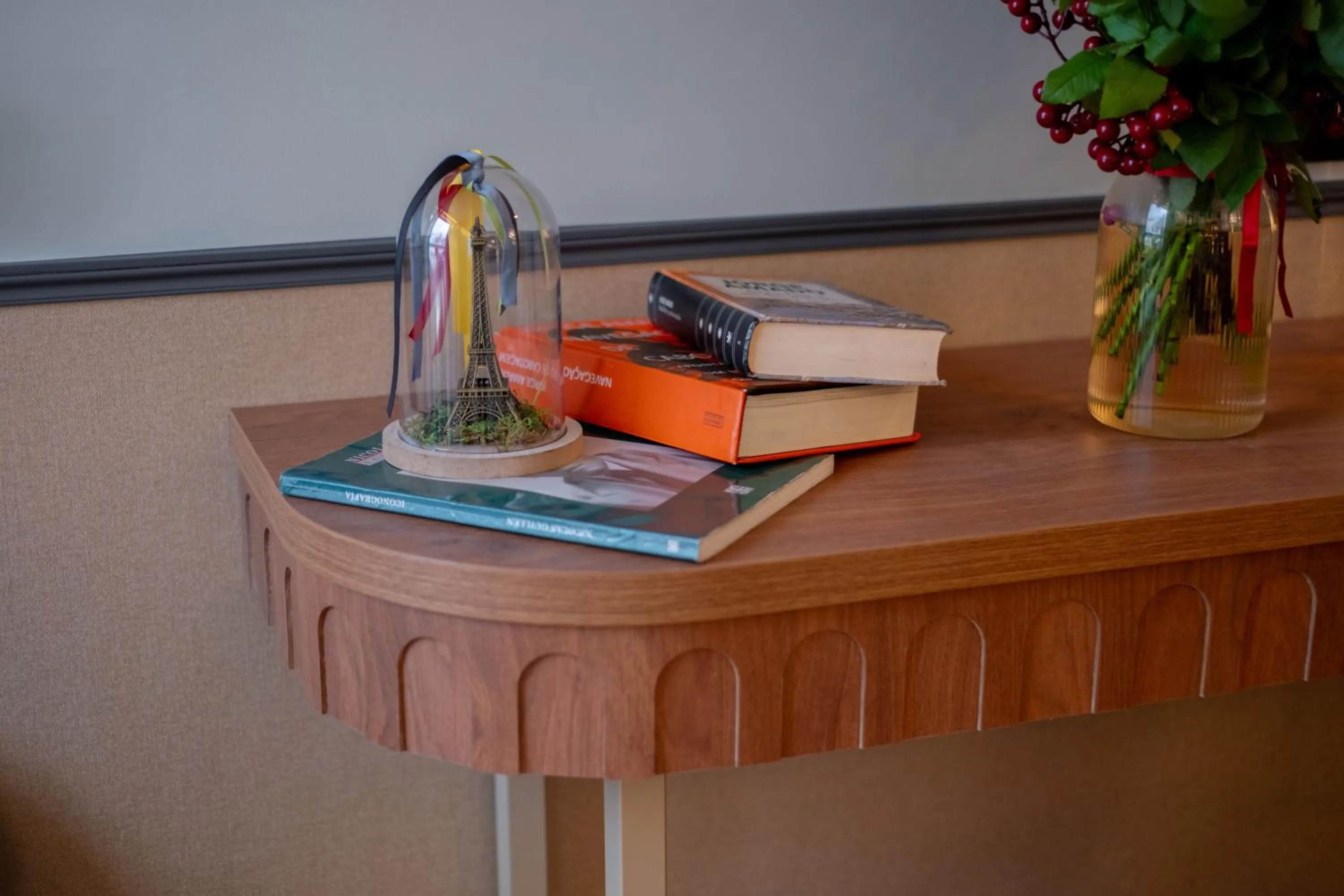 Decorative detail in Grand Hotel Saint Michel