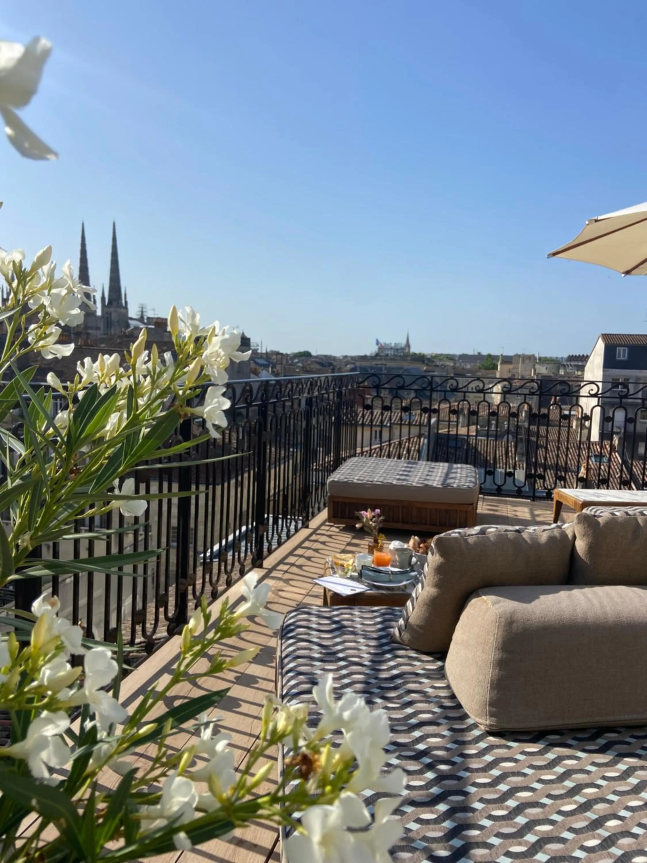 Balcony/Terrace in Hôtel Singulier Bordeaux - Boutique Hôtel & Spa Anne Semonin