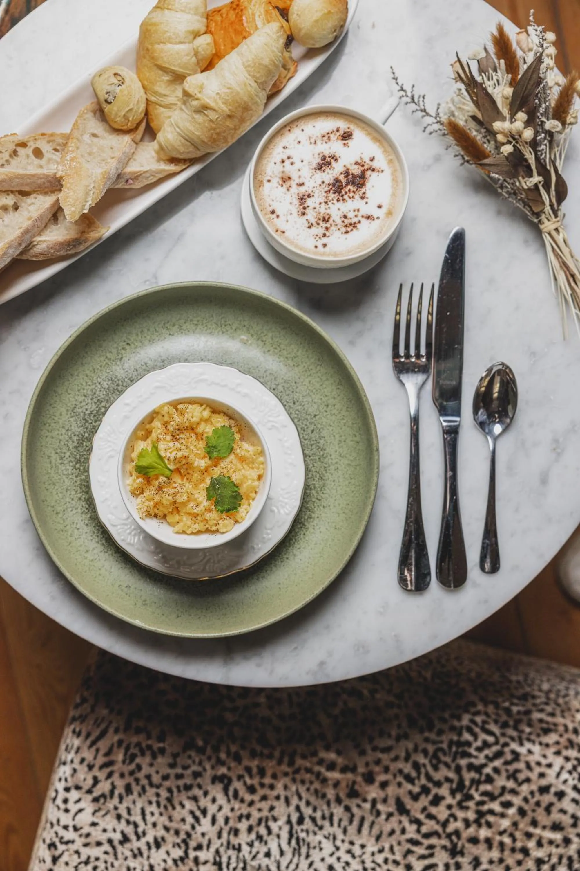 Food and drinks in Hôtel Singulier Bordeaux - Boutique Hôtel & Spa Anne Semonin