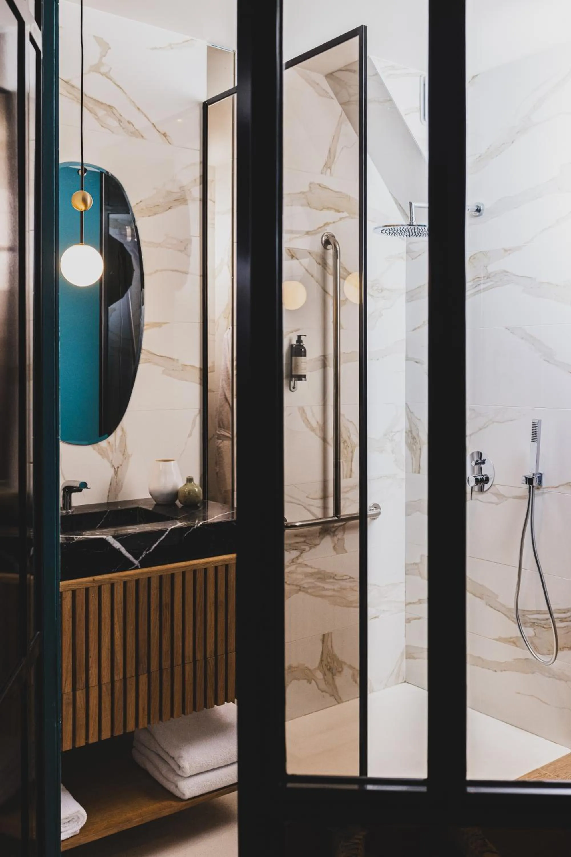 Bathroom in Hôtel Singulier Bordeaux - Boutique Hôtel & Spa Anne Semonin