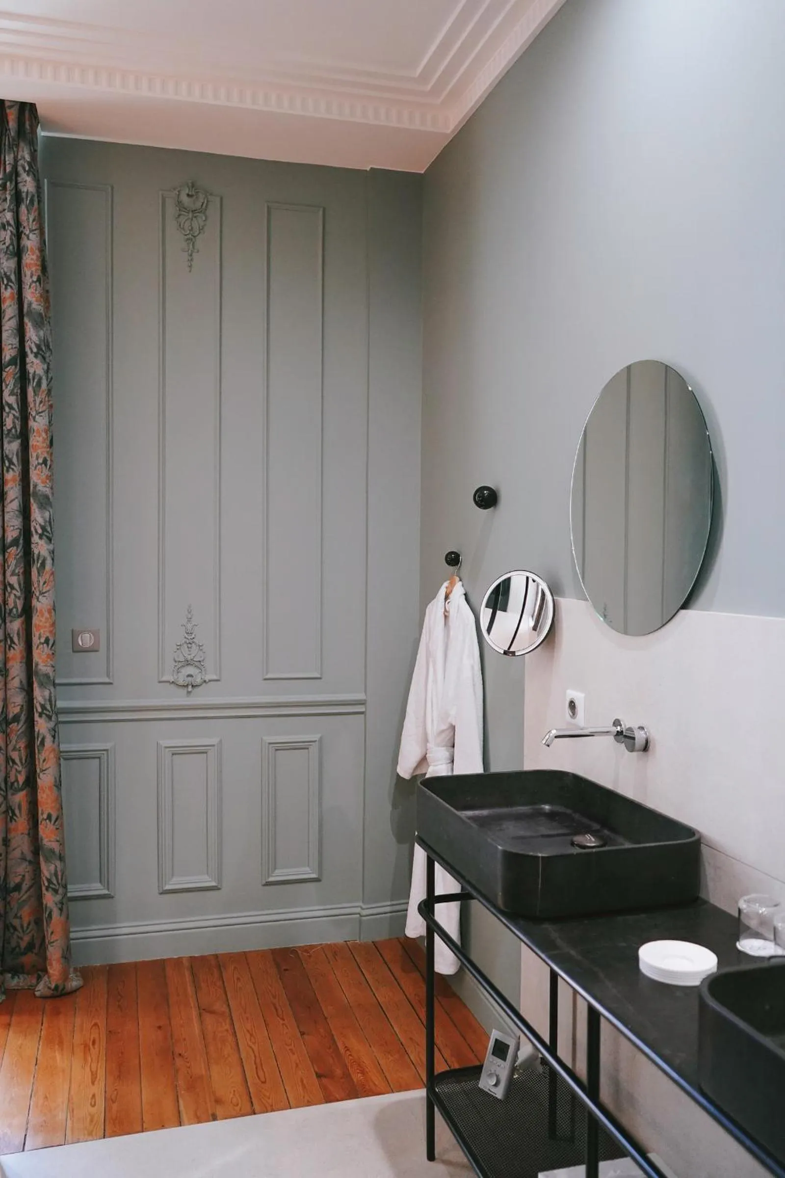 Shower in Hôtel Singulier Bordeaux - Boutique Hôtel & Spa Anne Semonin