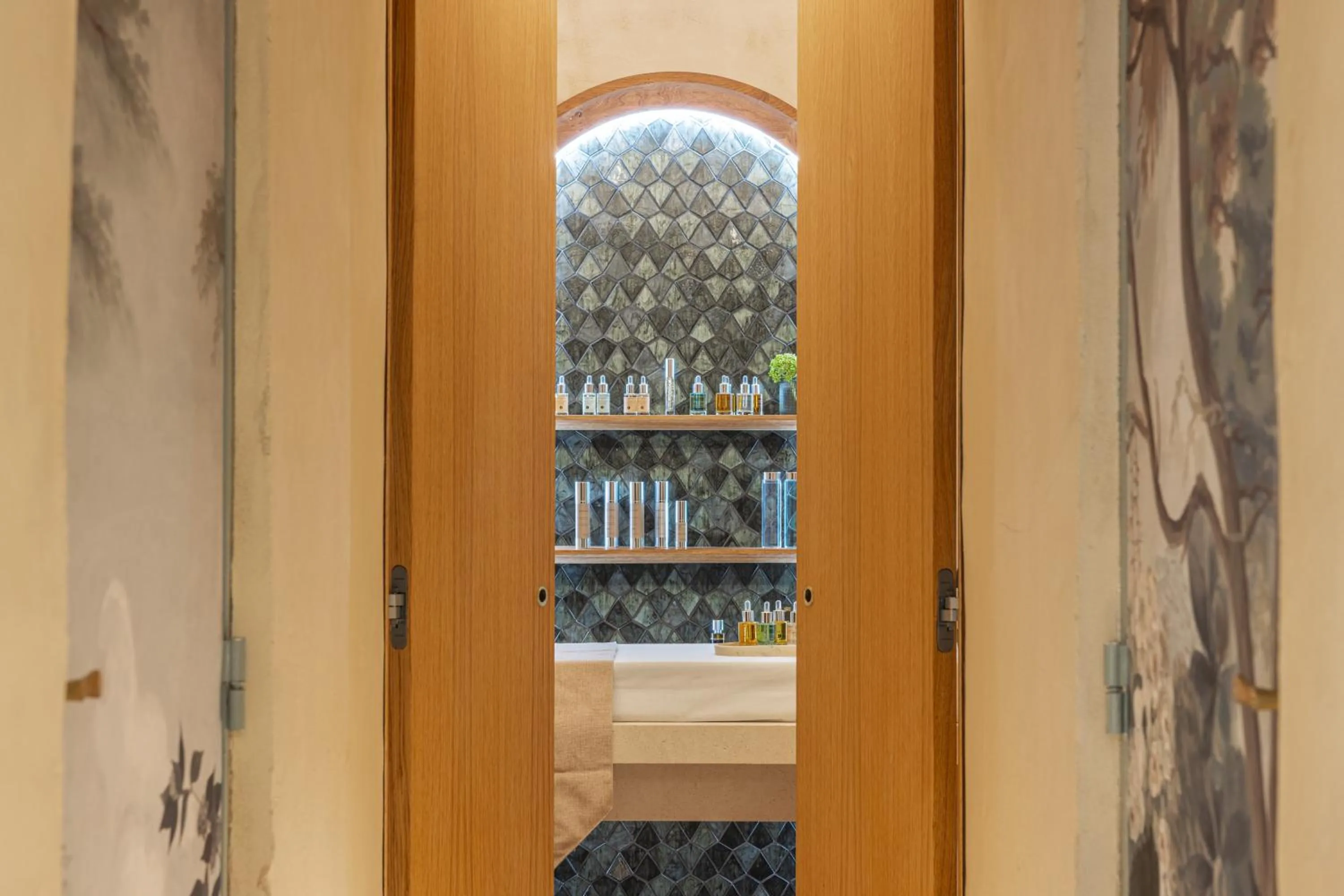 Massage in Hôtel Singulier Bordeaux - Boutique Hôtel & Spa Anne Semonin