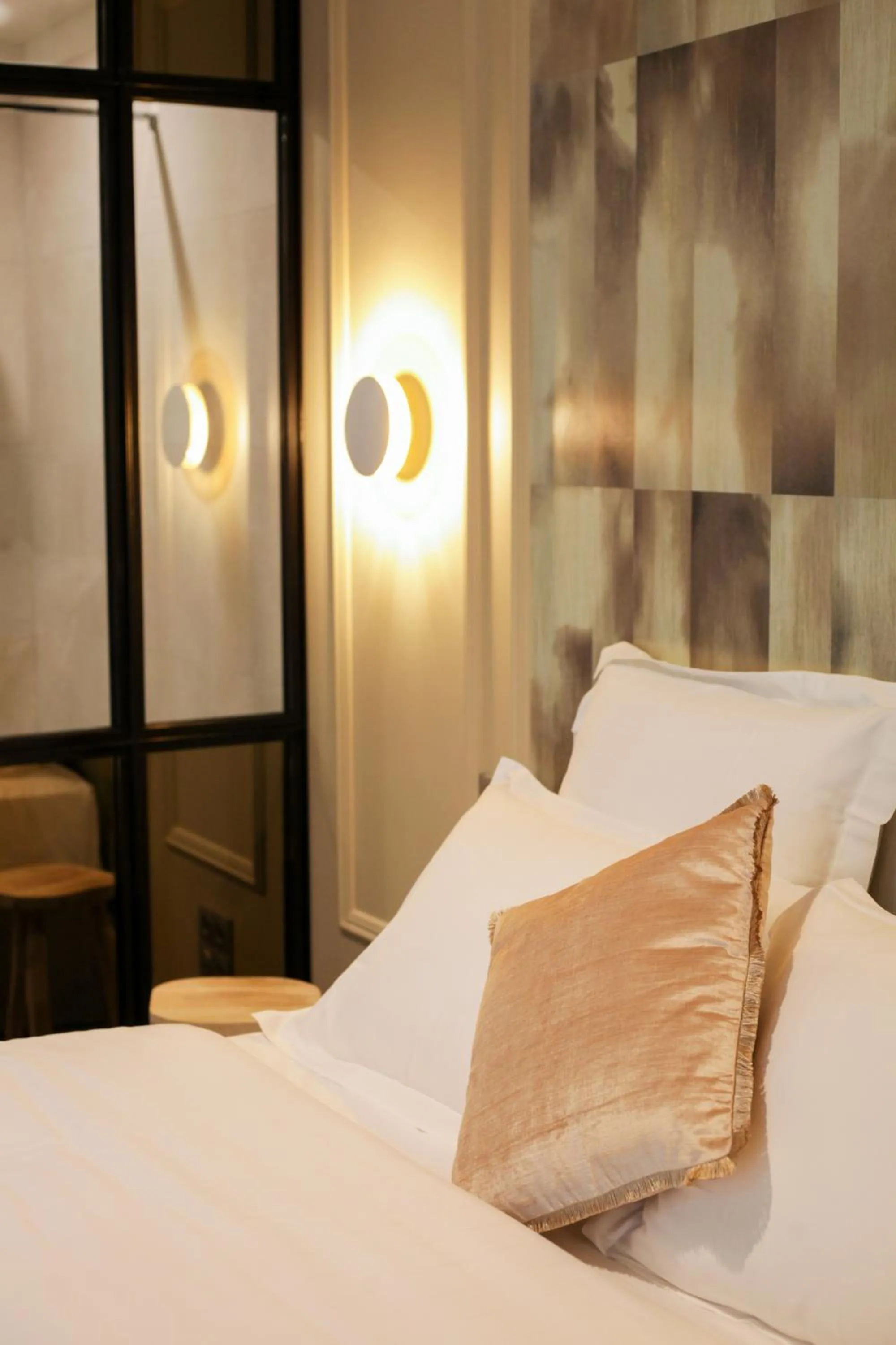 Bed in Hôtel Singulier Bordeaux - Boutique Hôtel & Spa Anne Semonin