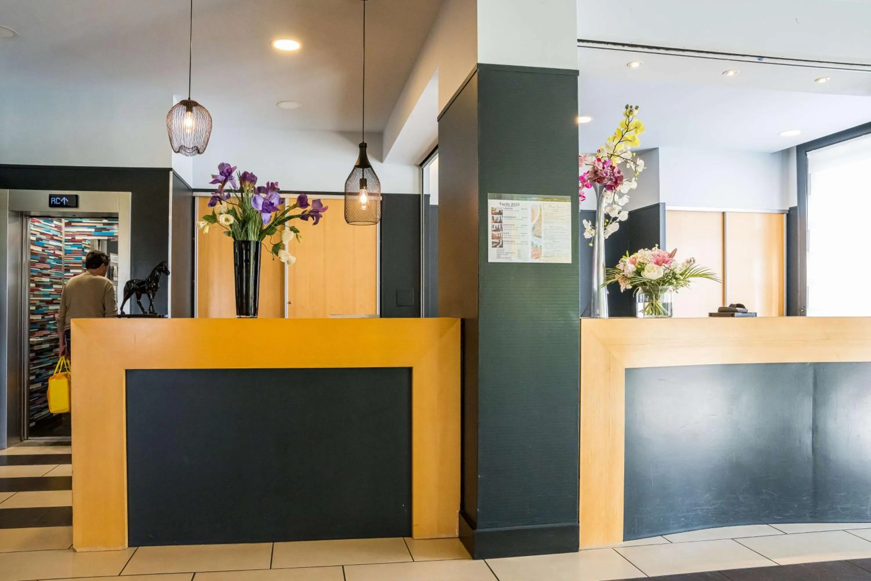 Lobby or reception in Best Western Adagio Saumur