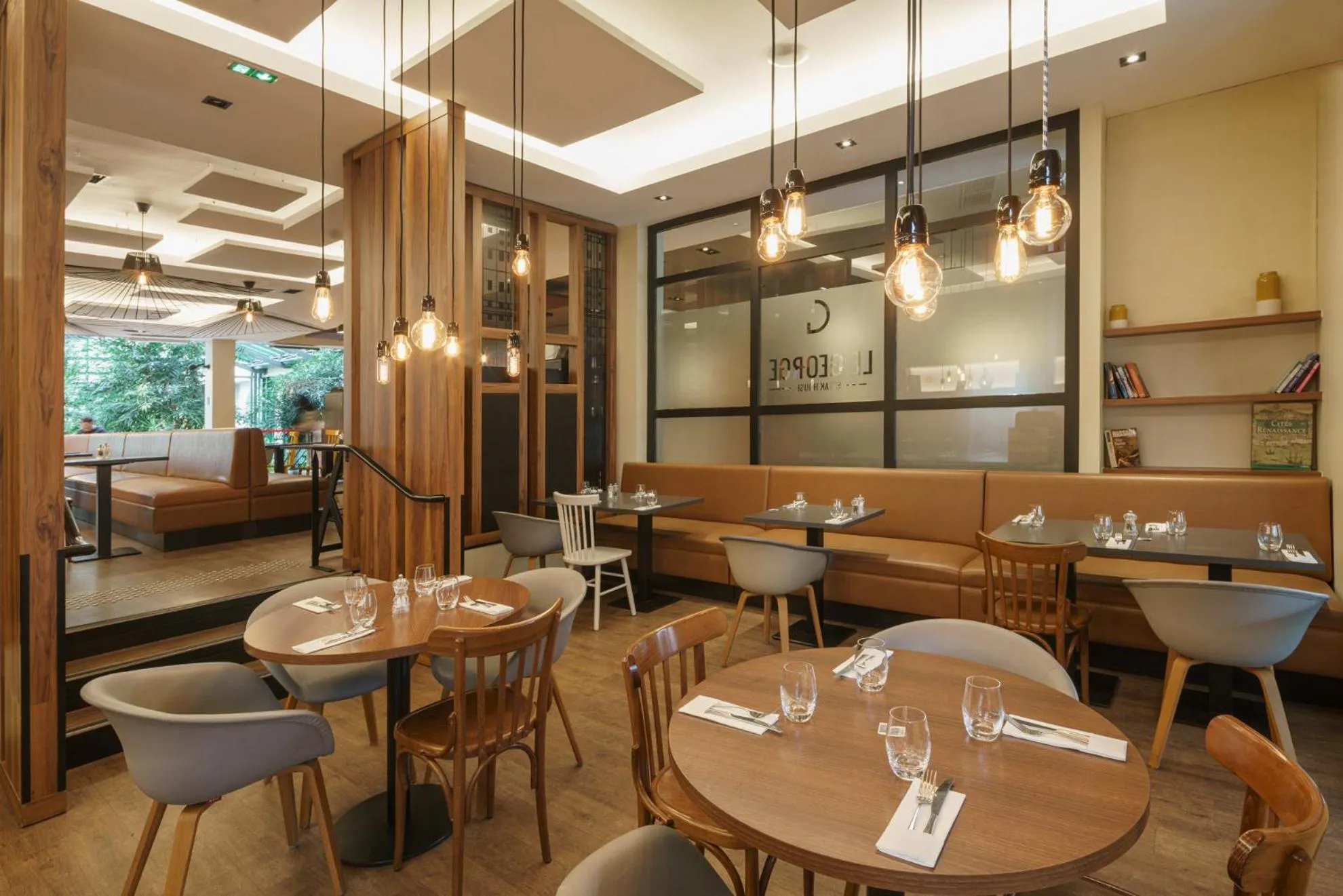 Restaurant/places to eat in L'Elysée Val d'Europe