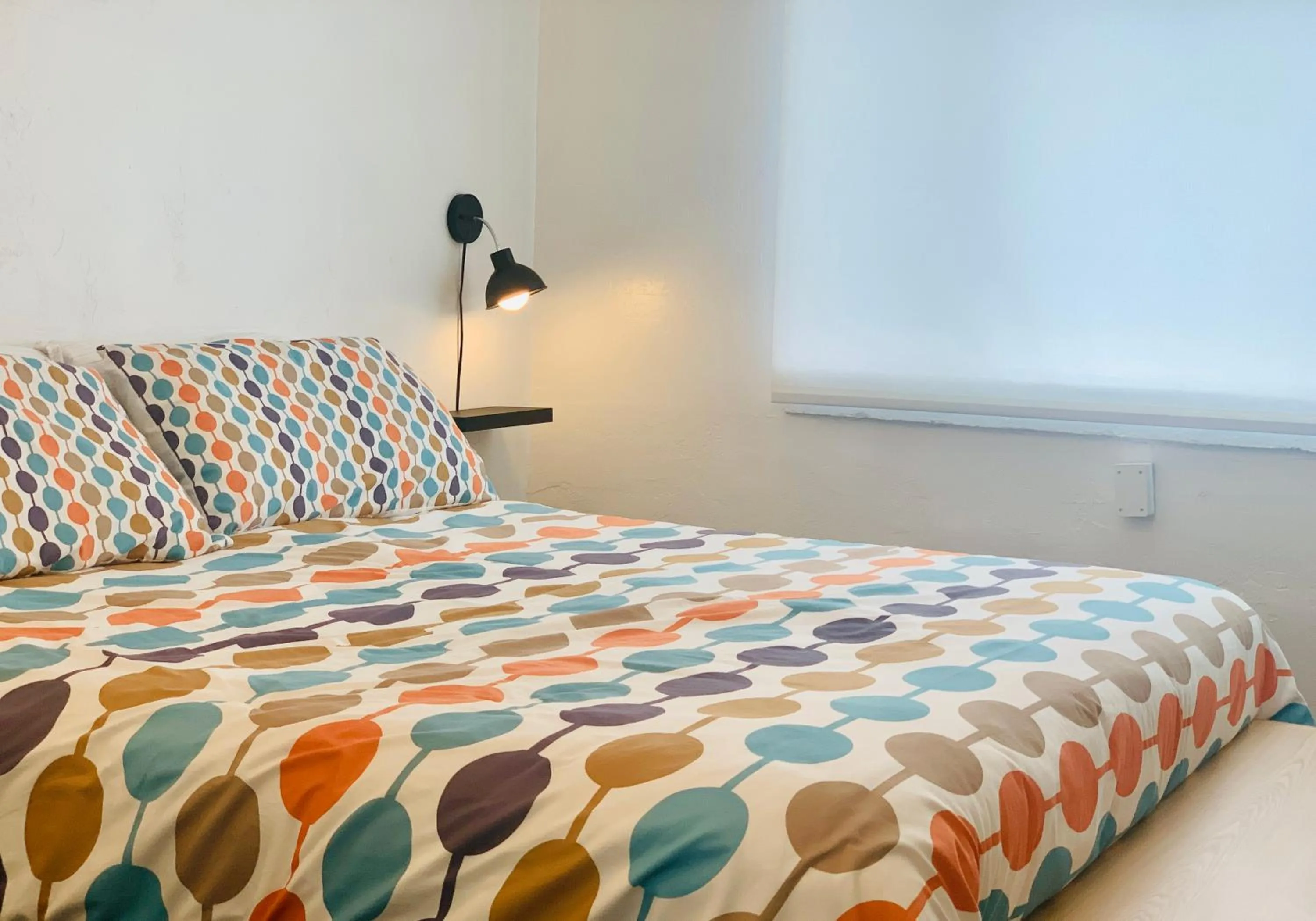 Bedroom, Bed in Dragonfly Motor Lodge