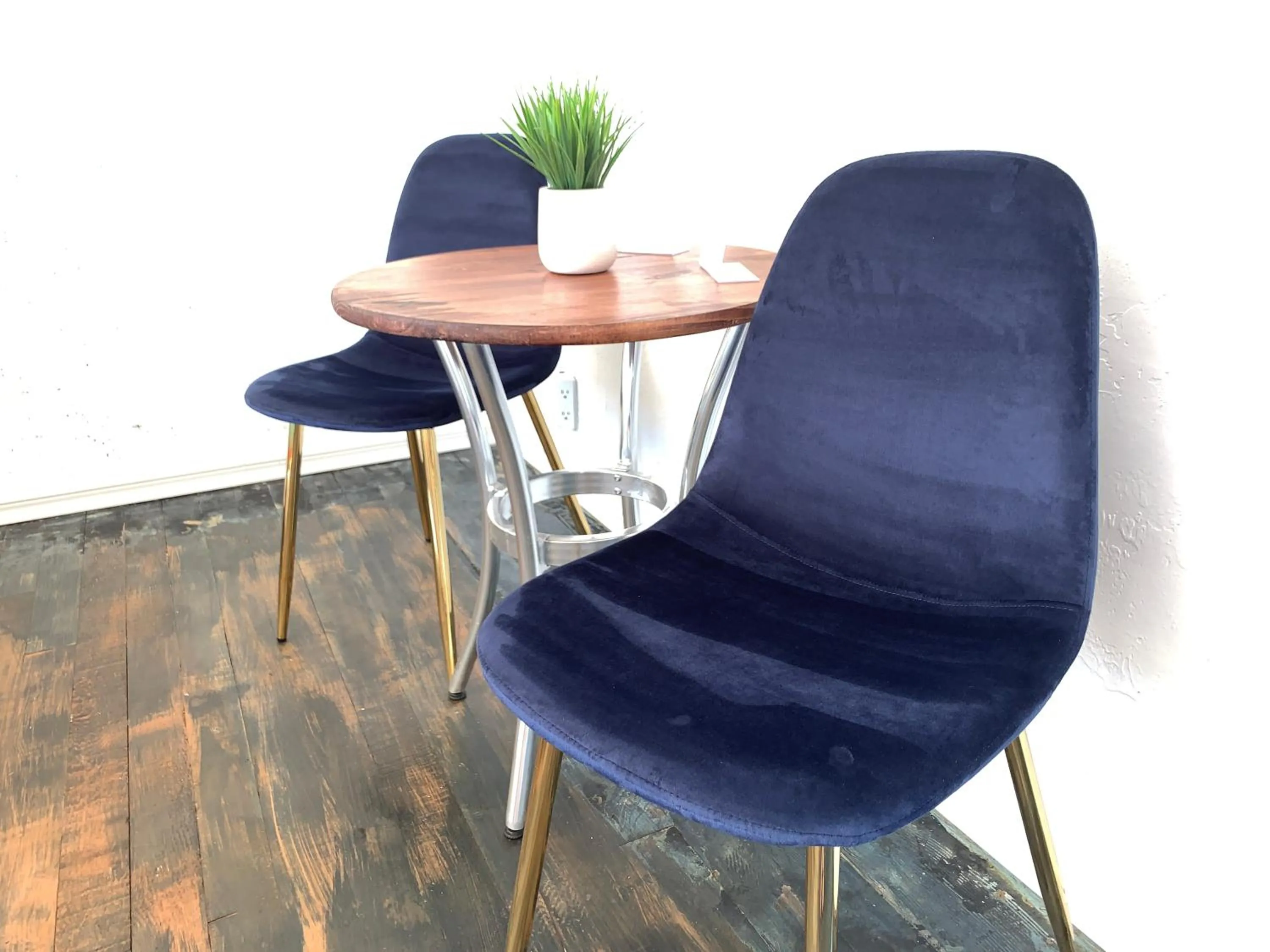 Seating area in Dragonfly Motor Lodge