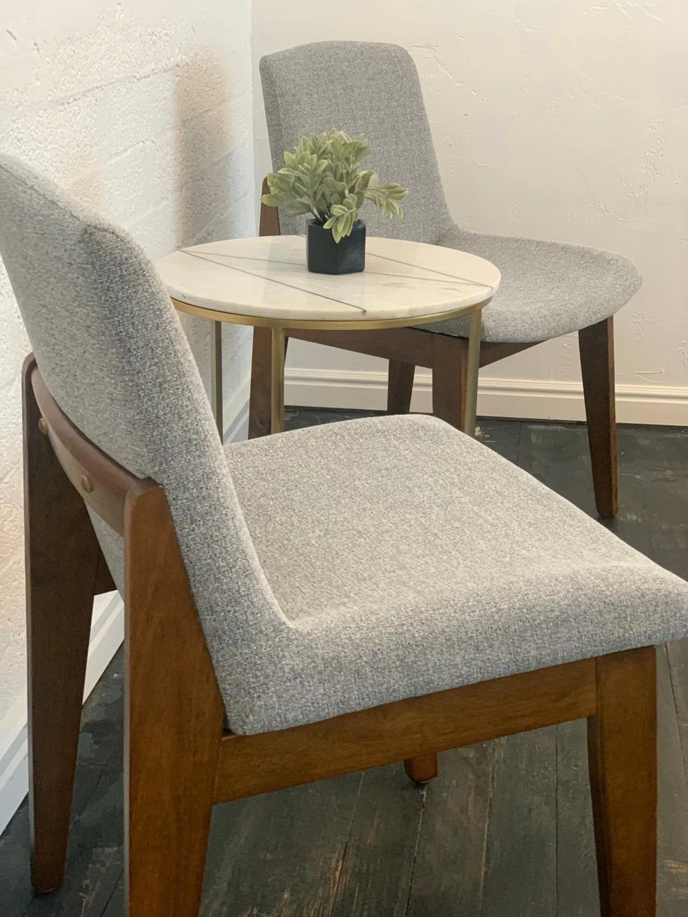 Seating area in Dragonfly Motor Lodge