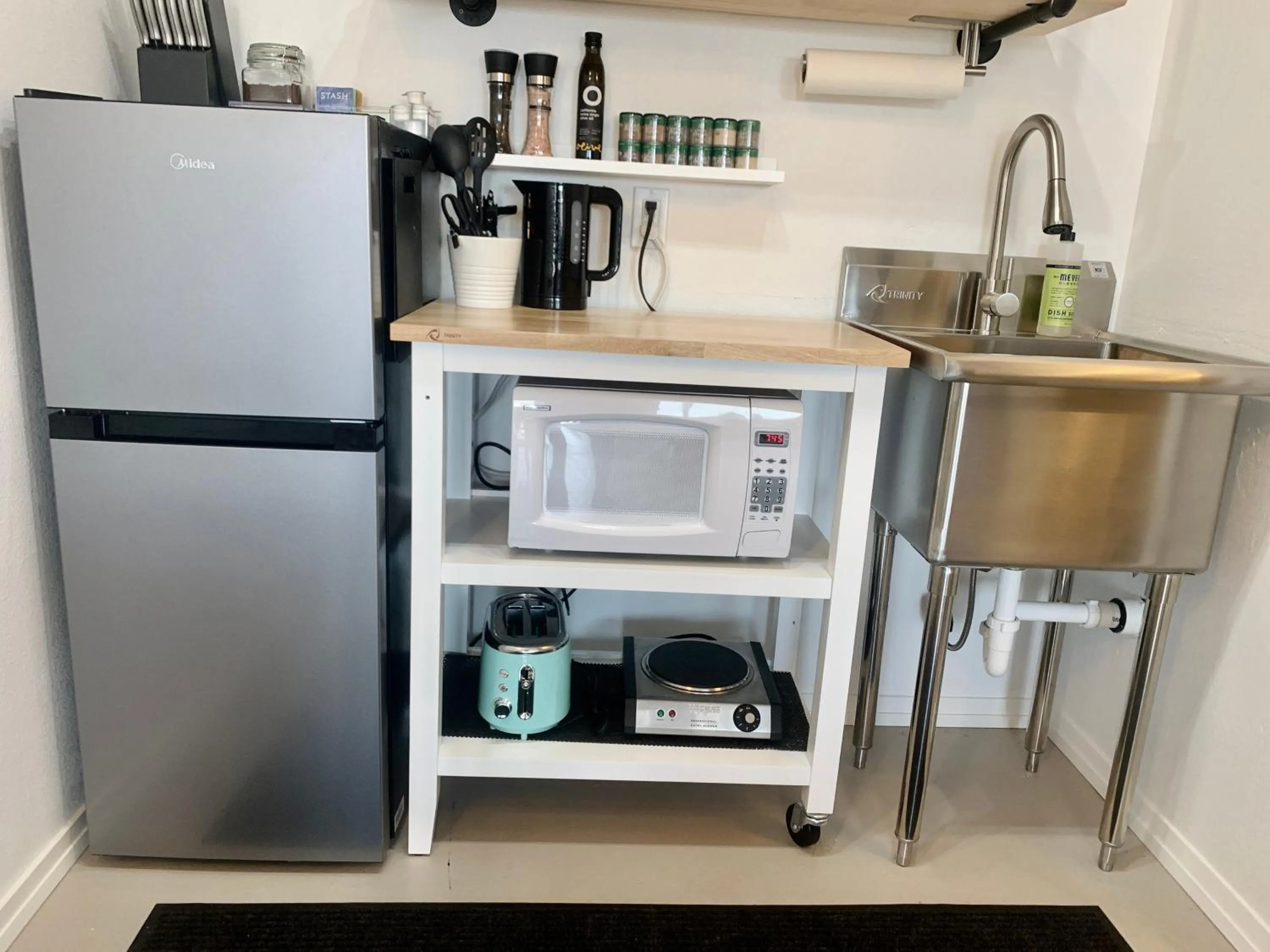 Coffee/tea facilities in Dragonfly Motor Lodge