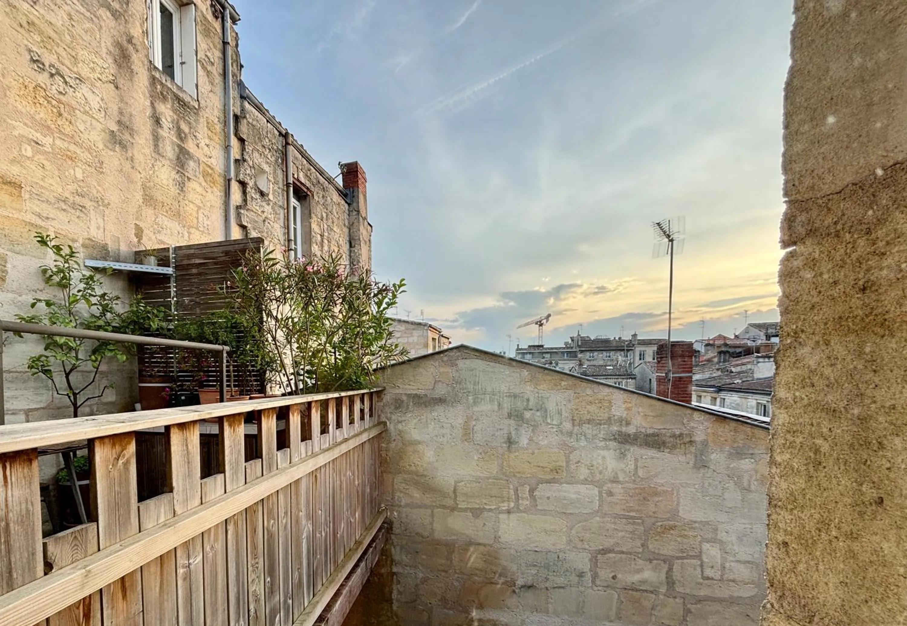 Garden view in TANG Home-Bordeaux Hyper Centre