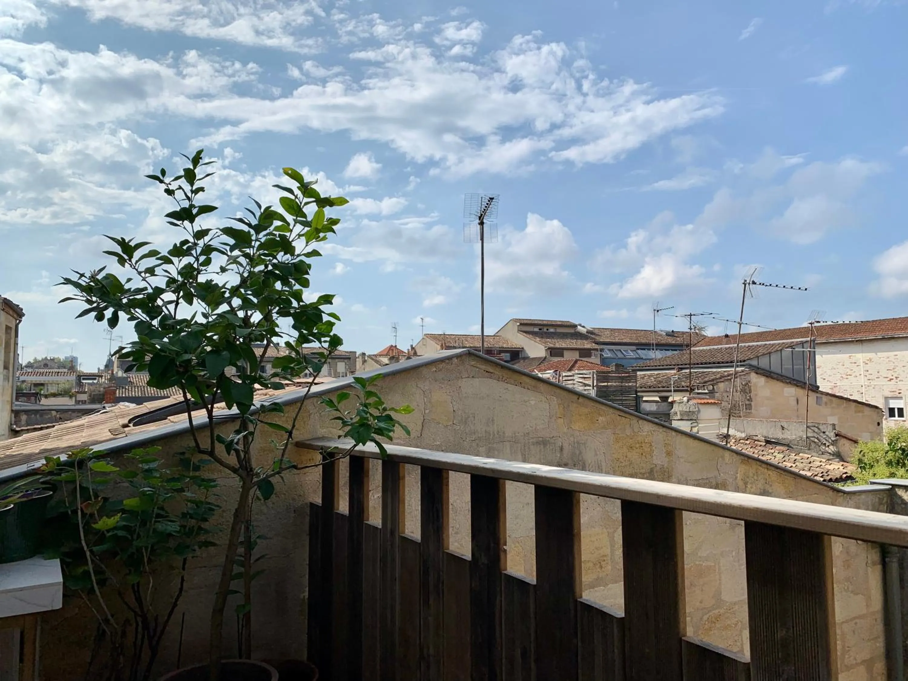 Neighbourhood in TANG Home-Bordeaux Hyper Centre