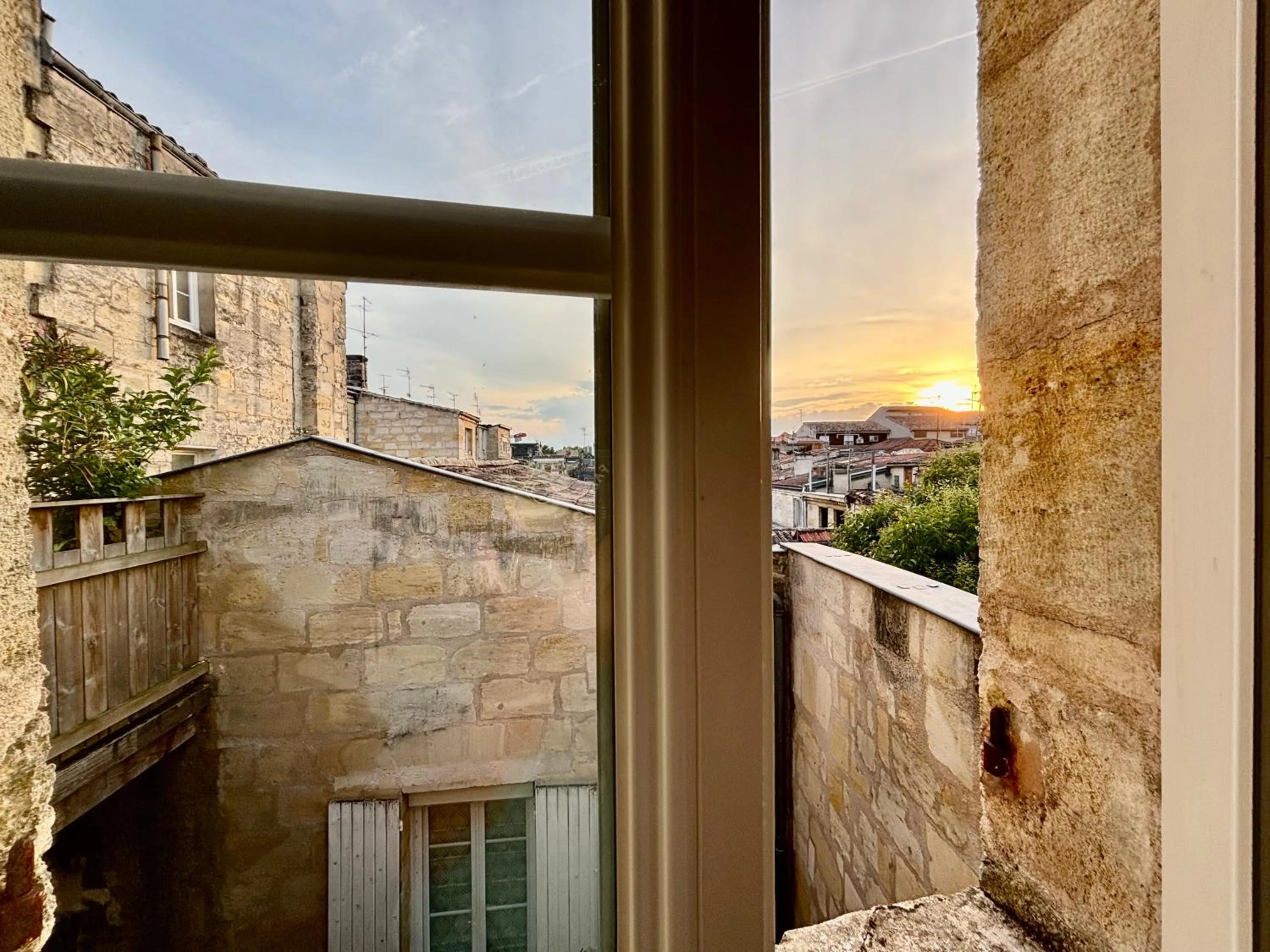 Inner courtyard view in TANG Home-Bordeaux Hyper Centre