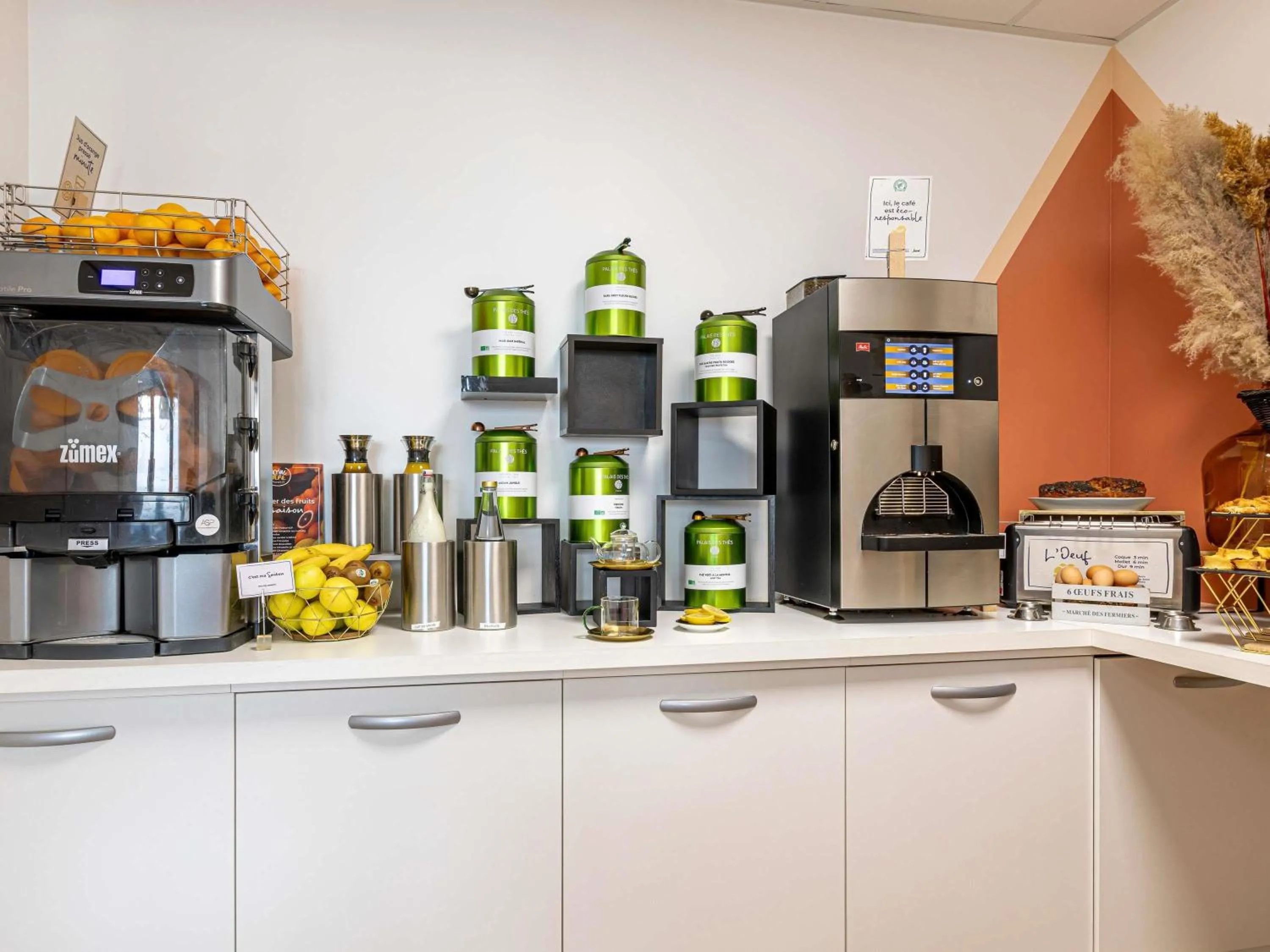 Breakfast in ibis Styles Paris Eiffel Cambronne